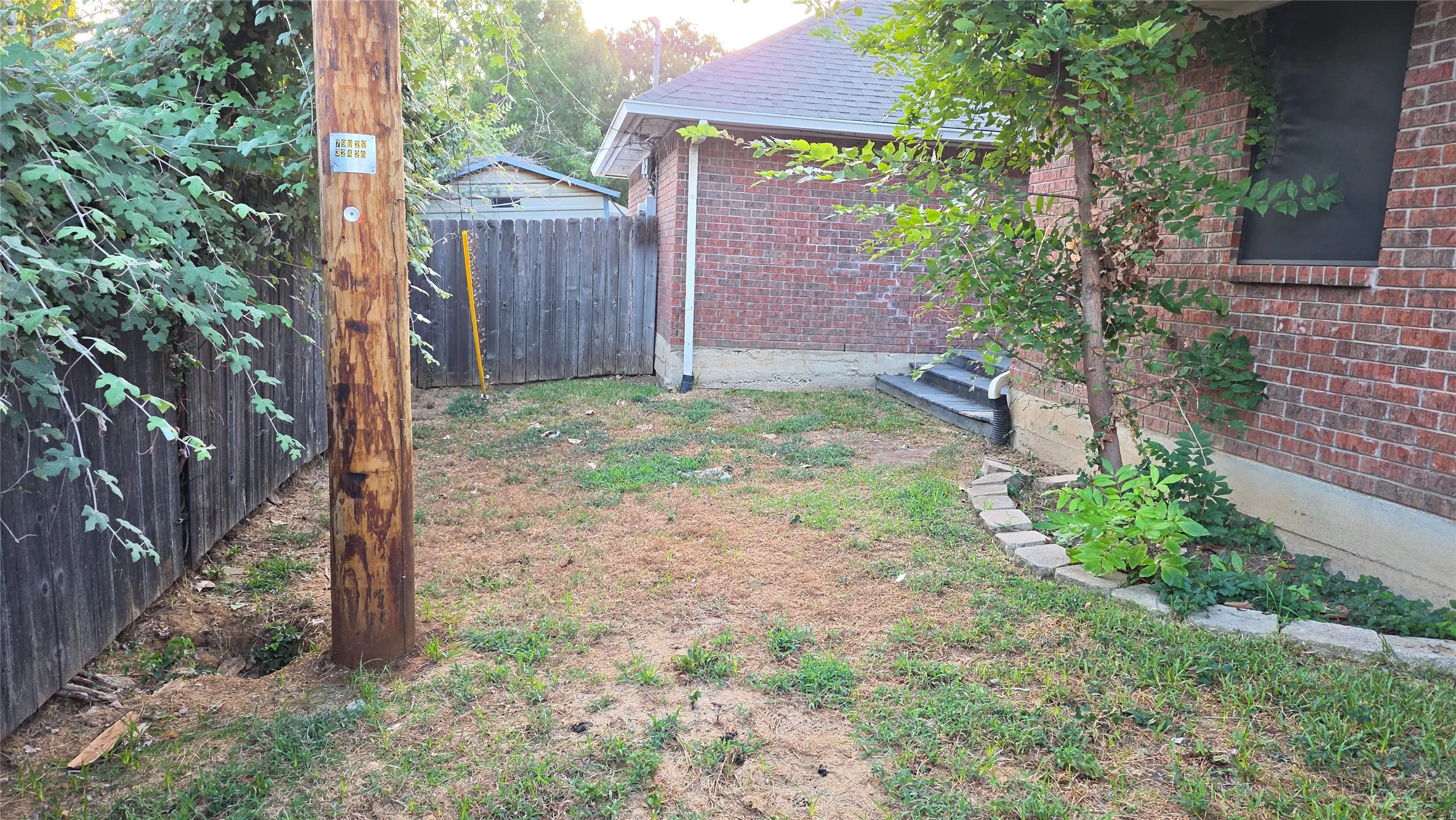 Single Family Residence For Sale in Tarrant County , 4401 Waycross Drive, Arlington, Texas 76016, 4 Bedroom, 3 Bathroom, 2 Garage spaces, 2,474 Sqft, built in 1982, mls#21370741, Real Estate Agent in Arlington, Homes For Sale in Tarrant county, Homes For Sale in Arlington, Realtor in Arlington Texas, Real Estate Brokerage Independent Realty Texas, Luminita Cordes Realtor