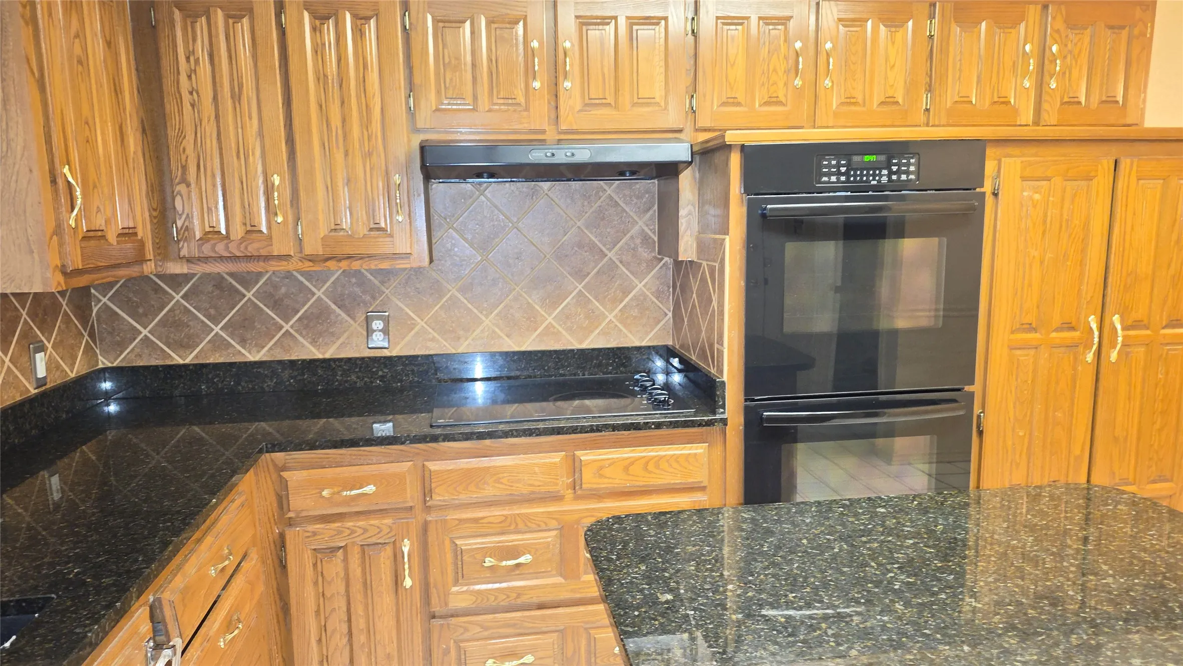 Single Family Residence For Sale in Tarrant County , 4401 Waycross Drive, Arlington, Texas 76016, 4 Bedroom, 3 Bathroom, 2 Garage spaces, 2,474 Sqft, built in 1982, mls#21370741, Real Estate Agent in Arlington, Homes For Sale in Tarrant county, Homes For Sale in Arlington, Realtor in Arlington Texas, Real Estate Brokerage Independent Realty Texas, Luminita Cordes Realtor