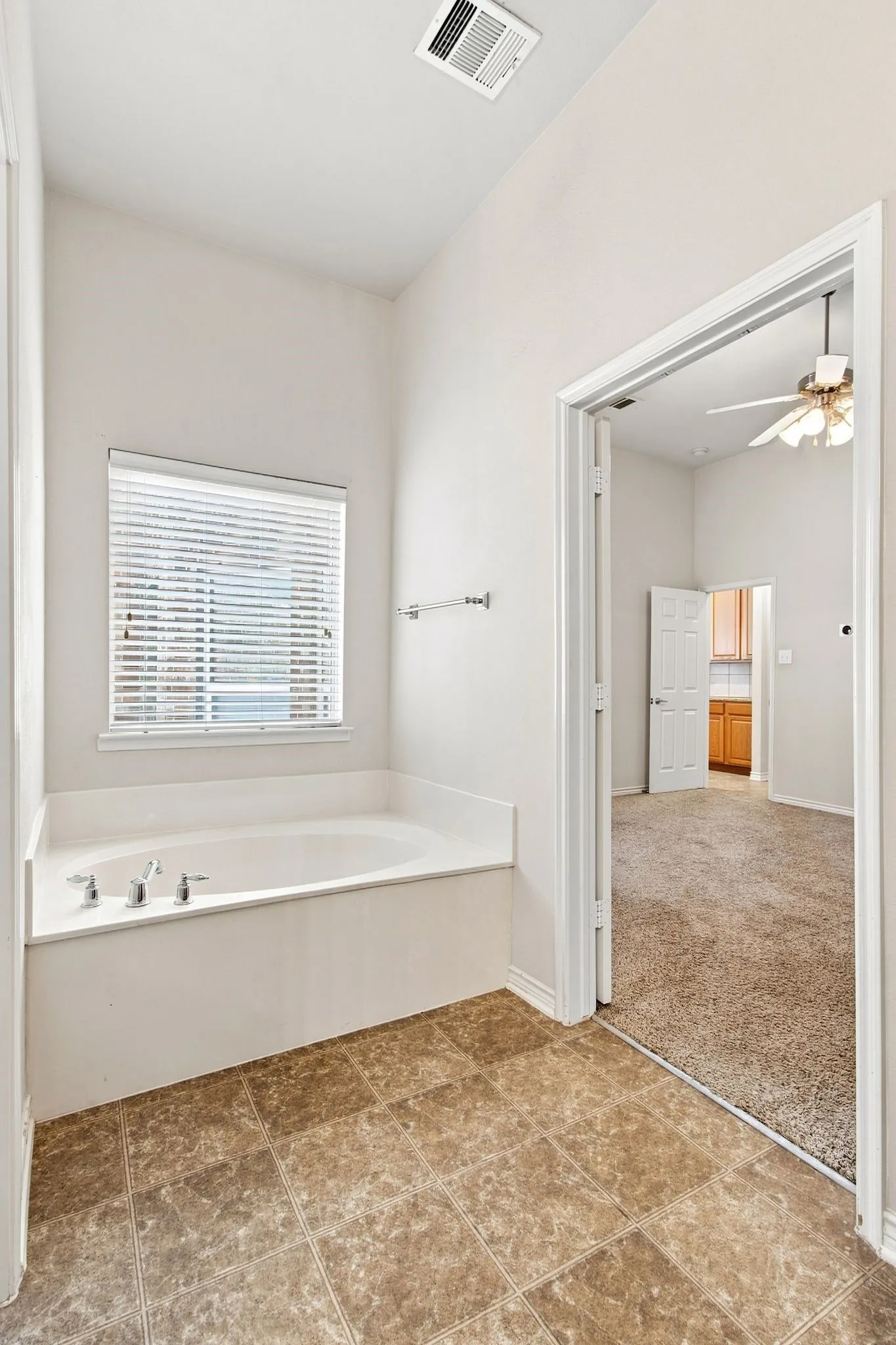 Single Family Residence For Sale in Collin County , 7961 Crampton Lane, Frisco, Texas 75035, 3 Bedroom, 2 Bathroom, 2 Garage spaces, 1,785 Sqft, built in 2006, mls#21369486, Real Estate Agent in Frisco, Homes For Sale in Collin county, Homes For Sale in Frisco, Realtor in Frisco Texas, Real Estate Brokerage Independent Realty Texas, Luminita Cordes Realtor