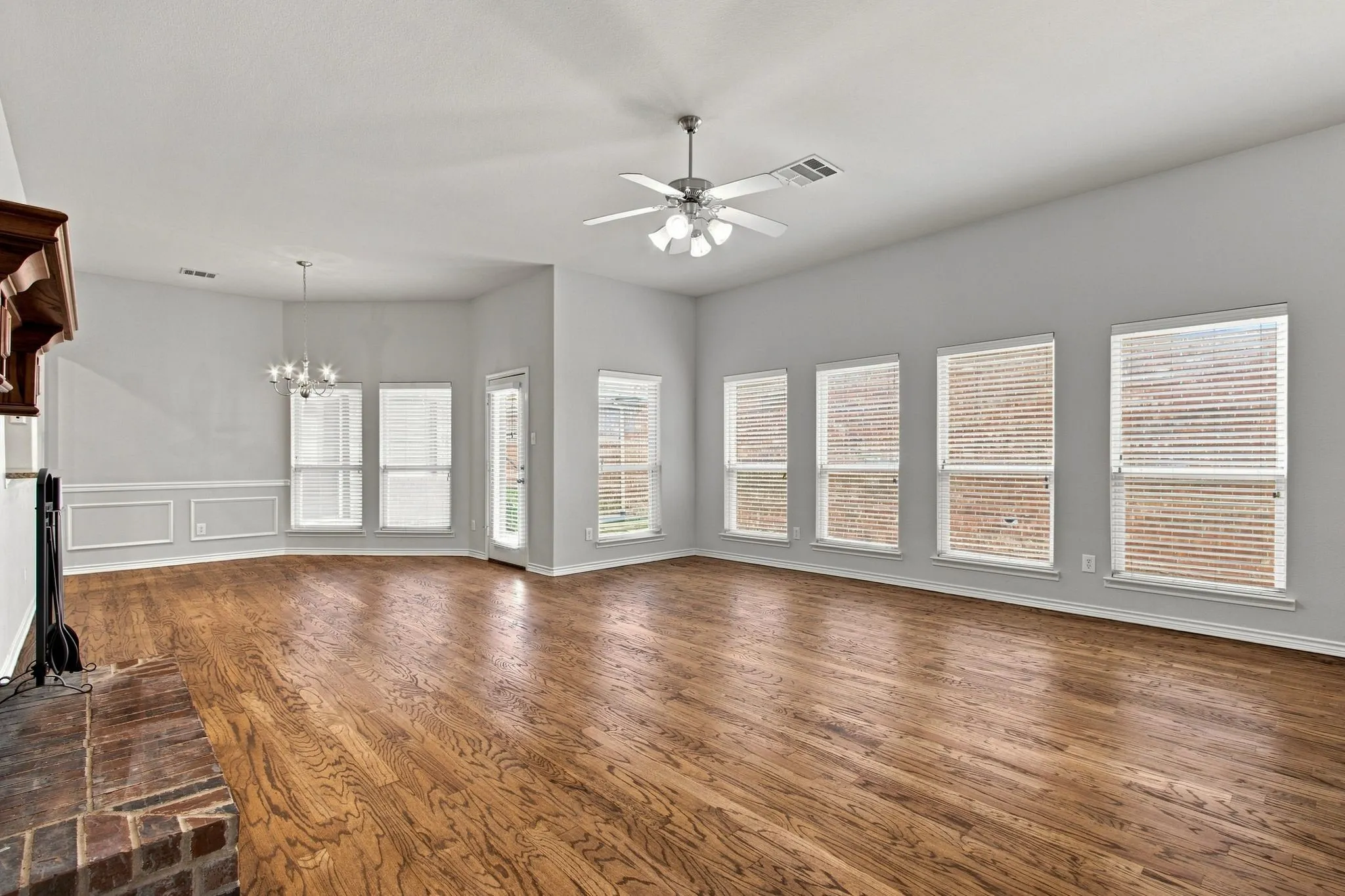 Single Family Residence For Sale in Collin County , 7961 Crampton Lane, Frisco, Texas 75035, 3 Bedroom, 2 Bathroom, 2 Garage spaces, 1,785 Sqft, built in 2006, mls#21369486, Real Estate Agent in Frisco, Homes For Sale in Collin county, Homes For Sale in Frisco, Realtor in Frisco Texas, Real Estate Brokerage Independent Realty Texas, Luminita Cordes Realtor