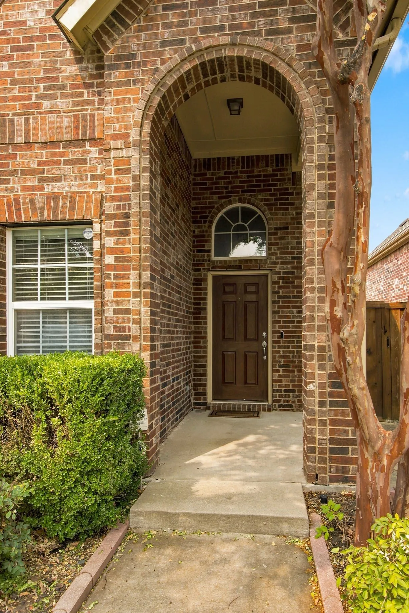 Single Family Residence For Sale in Collin County , 7961 Crampton Lane, Frisco, Texas 75035, 3 Bedroom, 2 Bathroom, 2 Garage spaces, 1,785 Sqft, built in 2006, mls#21369486, Real Estate Agent in Frisco, Homes For Sale in Collin county, Homes For Sale in Frisco, Realtor in Frisco Texas, Real Estate Brokerage Independent Realty Texas, Luminita Cordes Realtor