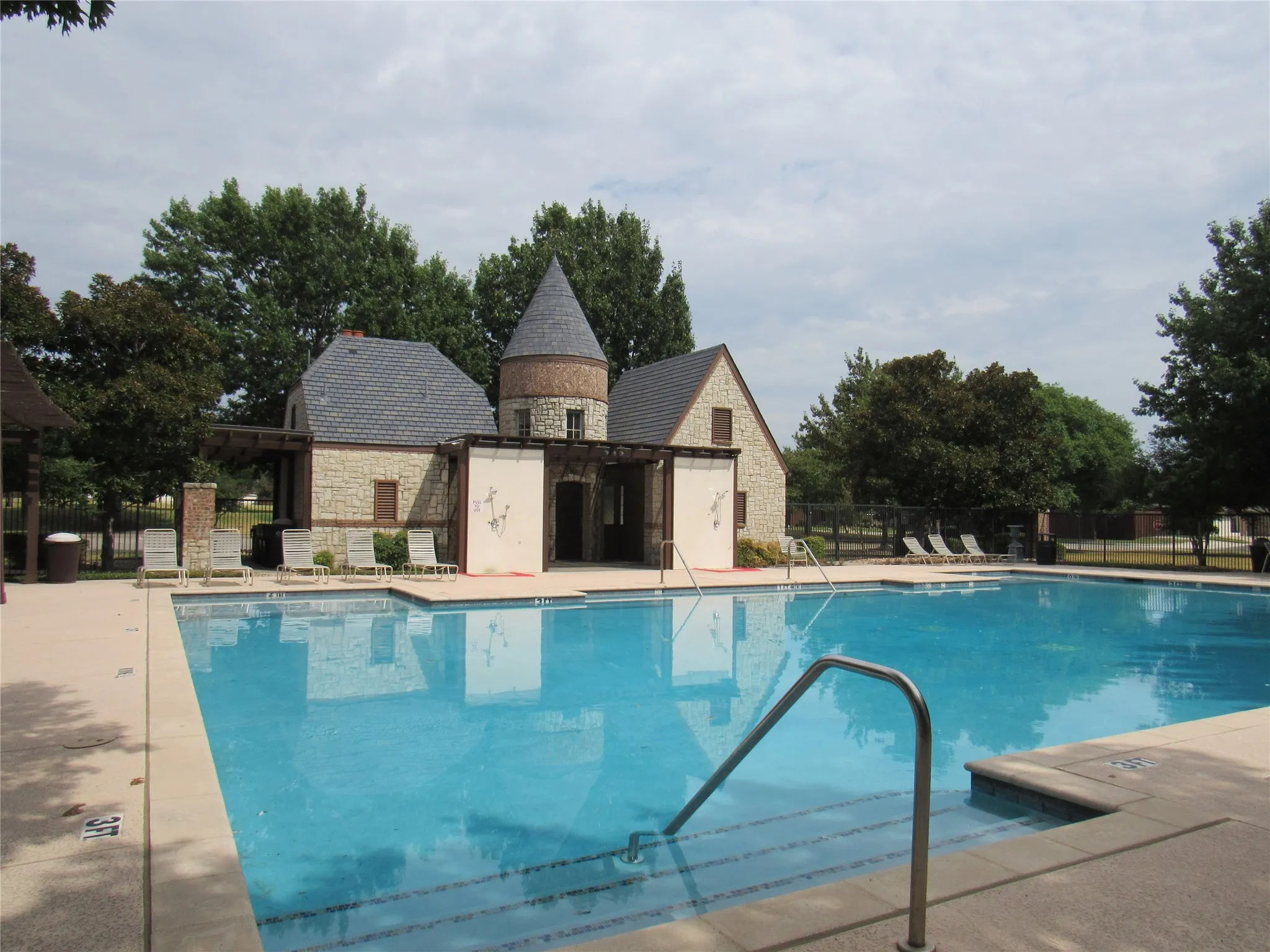 Single Family Residence For Sale in Collin County , 7961 Crampton Lane, Frisco, Texas 75035, 3 Bedroom, 2 Bathroom, 2 Garage spaces, 1,785 Sqft, built in 2006, mls#21369486, Real Estate Agent in Frisco, Homes For Sale in Collin county, Homes For Sale in Frisco, Realtor in Frisco Texas, Real Estate Brokerage Independent Realty Texas, Luminita Cordes Realtor