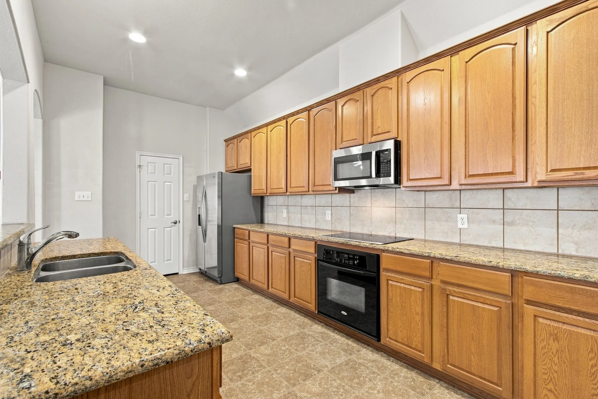 Single Family Residence For Sale in Collin County , 7961 Crampton Lane, Frisco, Texas 75035, 3 Bedroom, 2 Bathroom, 2 Garage spaces, 1,785 Sqft, built in 2006, mls#21369486, Real Estate Agent in Frisco, Homes For Sale in Collin county, Homes For Sale in Frisco, Realtor in Frisco Texas, Real Estate Brokerage Independent Realty Texas, Luminita Cordes Realtor