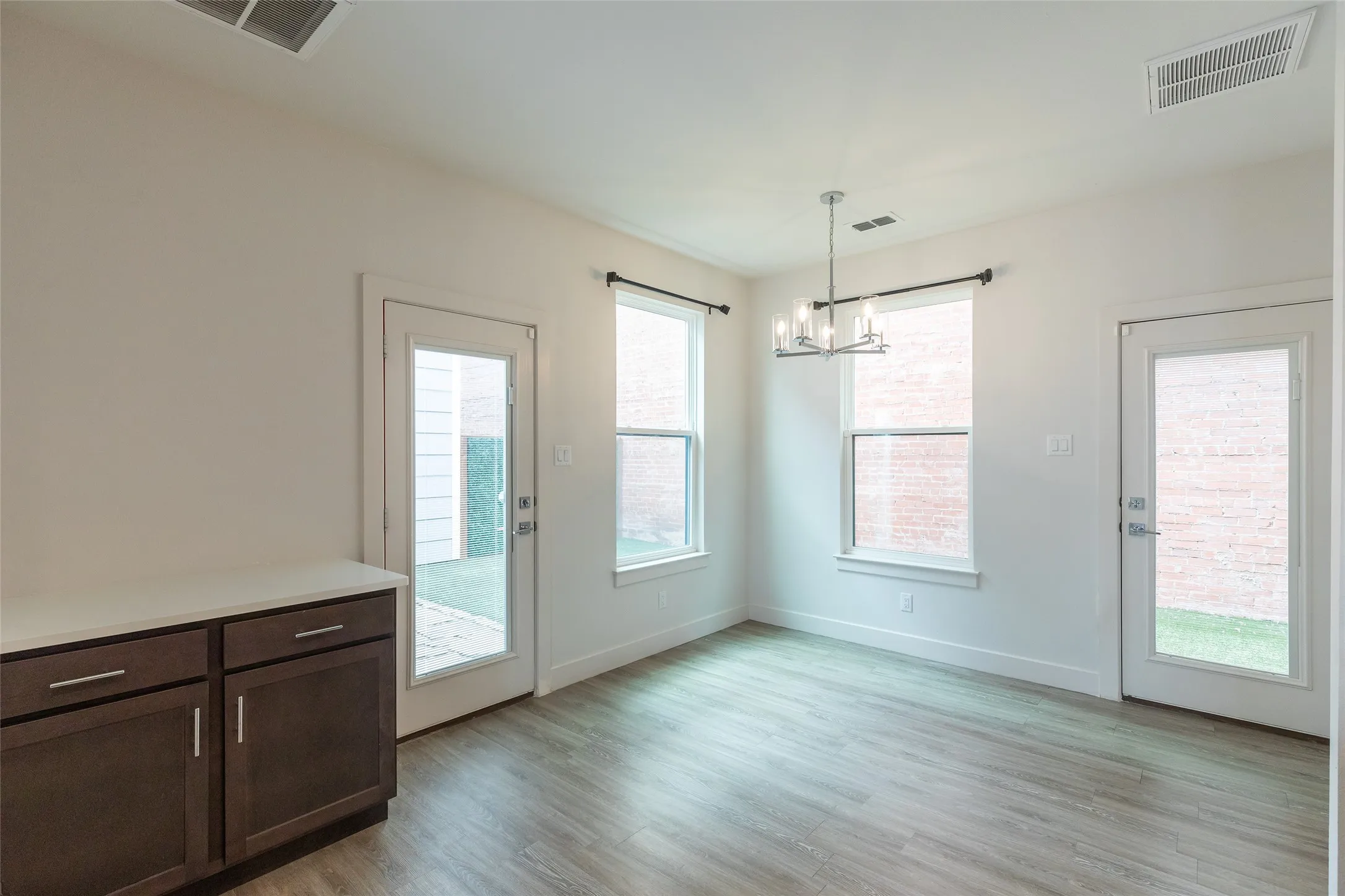 Single Family Residence For Sale in Taylor County , 208 Pecan Street, Abilene, Texas 79602, 3 Bedroom, 3 Bathroom, Garage spaces, 1,850 Sqft, built in 2020, mls#21352227, Real Estate Agent in Abilene, Homes For Sale in Taylor county, Homes For Sale in Abilene, Realtor in Abilene Texas, Real Estate Brokerage Independent Realty Texas, Luminita Cordes Realtor