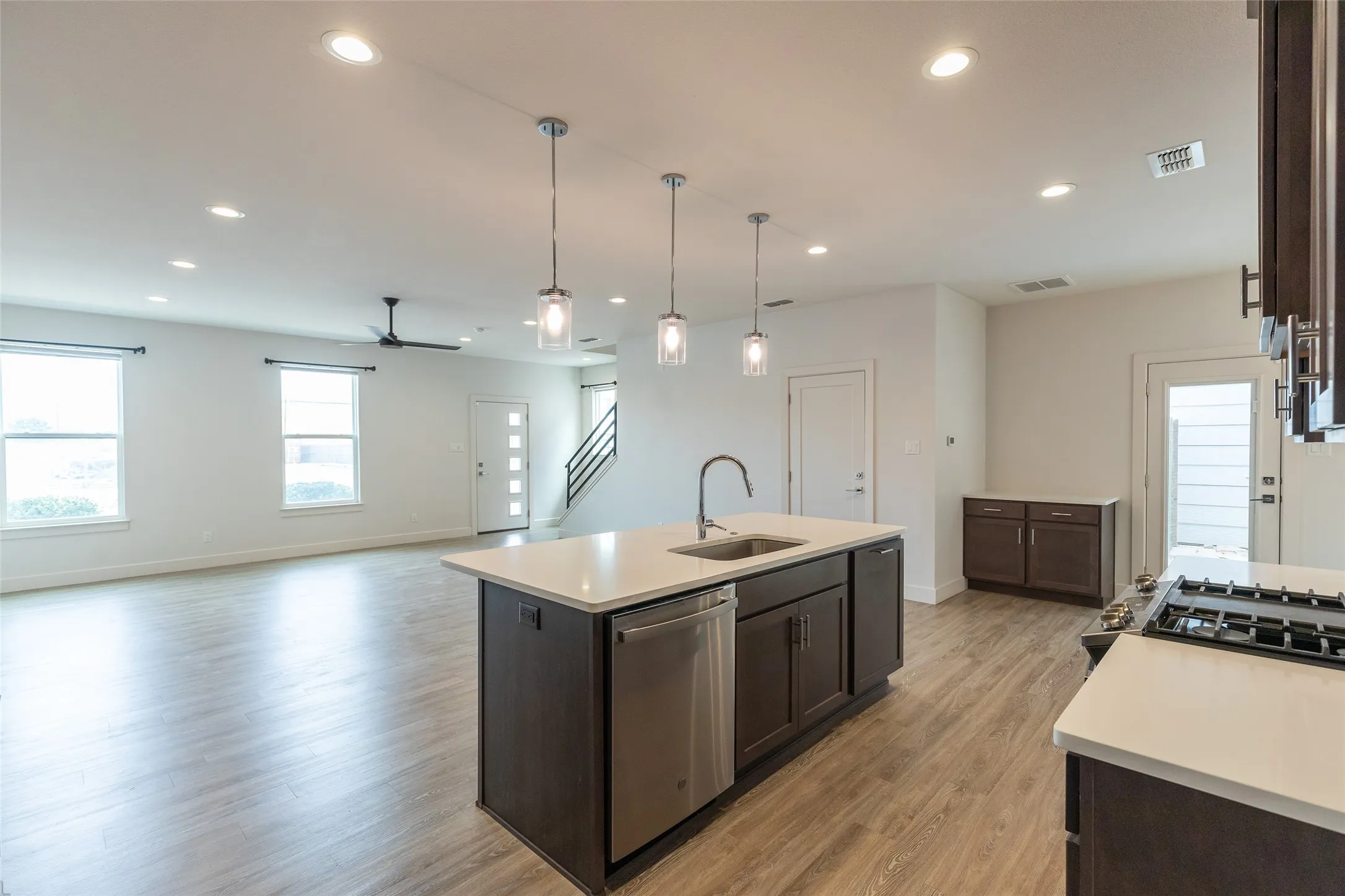 Single Family Residence For Sale in Taylor County , 208 Pecan Street, Abilene, Texas 79602, 3 Bedroom, 3 Bathroom, Garage spaces, 1,850 Sqft, built in 2020, mls#21352227, Real Estate Agent in Abilene, Homes For Sale in Taylor county, Homes For Sale in Abilene, Realtor in Abilene Texas, Real Estate Brokerage Independent Realty Texas, Luminita Cordes Realtor