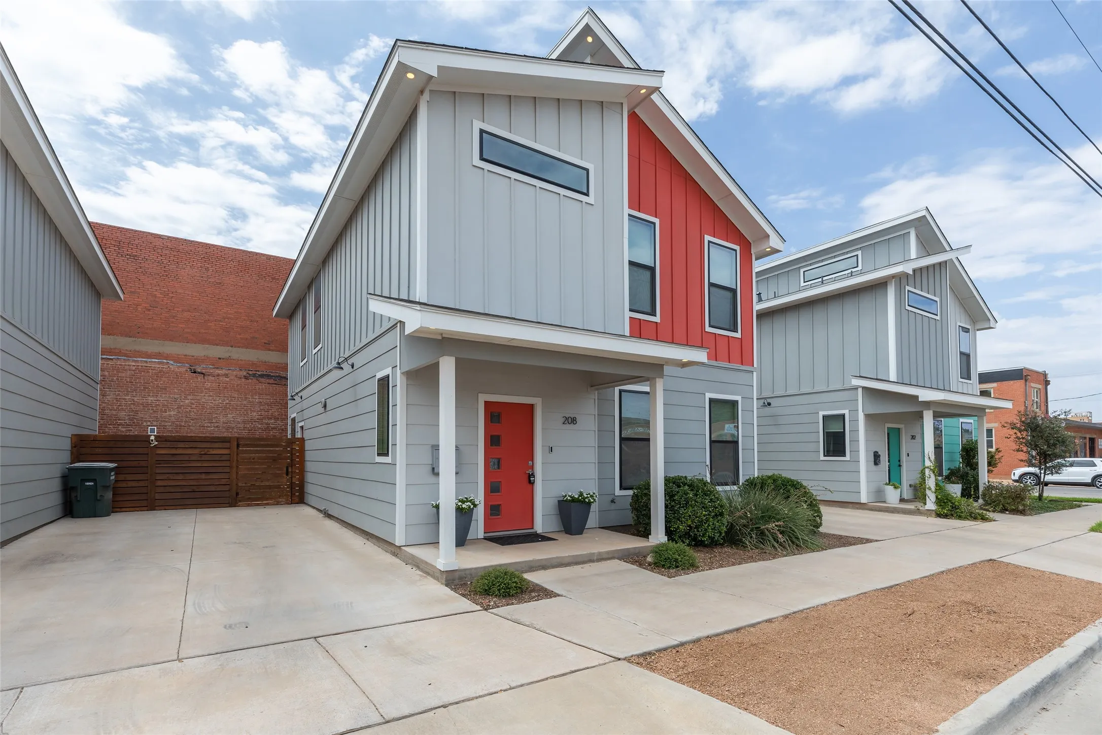 Single Family Residence For Sale in Taylor County , 208 Pecan Street, Abilene, Texas 79602, 3 Bedroom, 3 Bathroom, Garage spaces, 1,850 Sqft, built in 2020, mls#21352227, Real Estate Agent in Abilene, Homes For Sale in Taylor county, Homes For Sale in Abilene, Realtor in Abilene Texas, Real Estate Brokerage Independent Realty Texas, Luminita Cordes Realtor