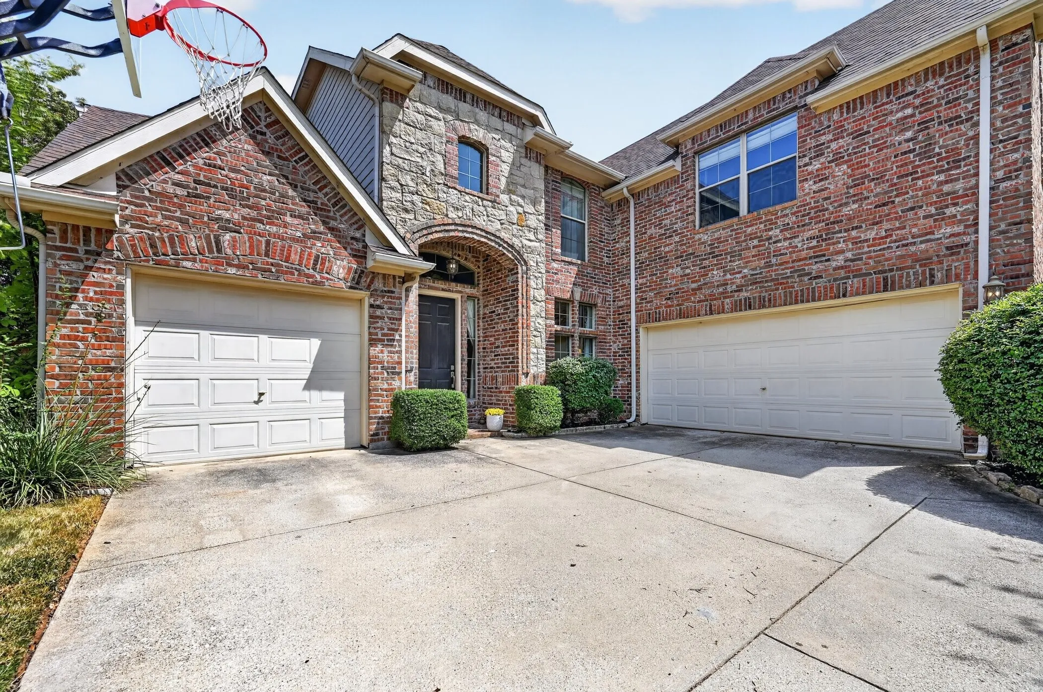 Single Family Residence For Sale in Denton County , 1900 Creek Bend Drive, Corinth, Texas 76208, 5 Bedroom, 4 Bathroom, 3 Garage spaces, 3,782 Sqft, built in 2004, mls#21370734, Real Estate Agent in Corinth, Homes For Sale in Denton county, Homes For Sale in Corinth, Realtor in Corinth Texas, Real Estate Brokerage Independent Realty Texas, Luminita Cordes Realtor