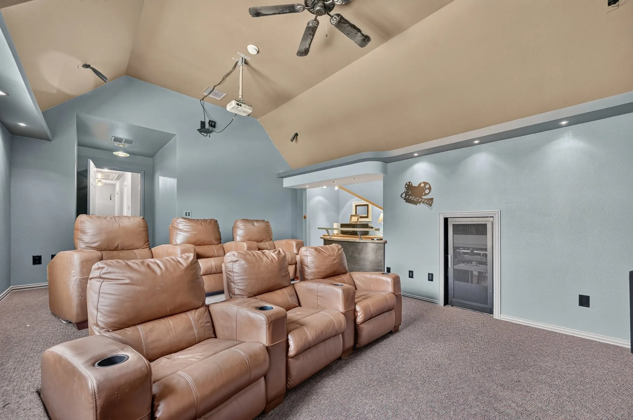 Single Family Residence For Sale in Denton County , 1900 Creek Bend Drive, Corinth, Texas 76208, 5 Bedroom, 4 Bathroom, 3 Garage spaces, 3,782 Sqft, built in 2004, mls#21370734, Real Estate Agent in Corinth, Homes For Sale in Denton county, Homes For Sale in Corinth, Realtor in Corinth Texas, Real Estate Brokerage Independent Realty Texas, Luminita Cordes Realtor