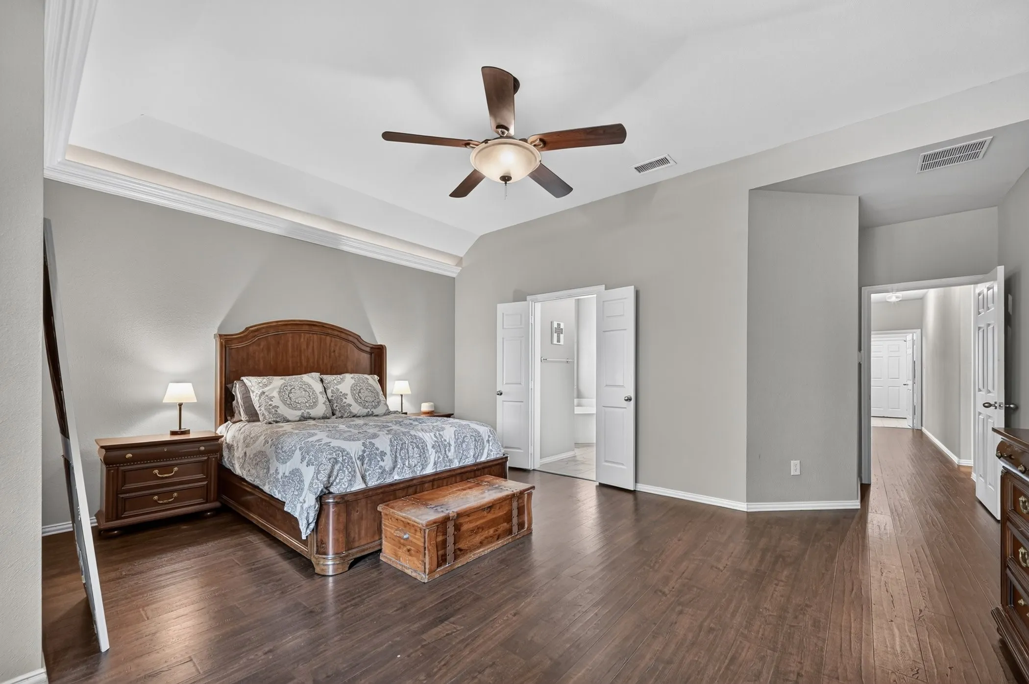 Single Family Residence For Sale in Denton County , 1900 Creek Bend Drive, Corinth, Texas 76208, 5 Bedroom, 4 Bathroom, 3 Garage spaces, 3,782 Sqft, built in 2004, mls#21370734, Real Estate Agent in Corinth, Homes For Sale in Denton county, Homes For Sale in Corinth, Realtor in Corinth Texas, Real Estate Brokerage Independent Realty Texas, Luminita Cordes Realtor