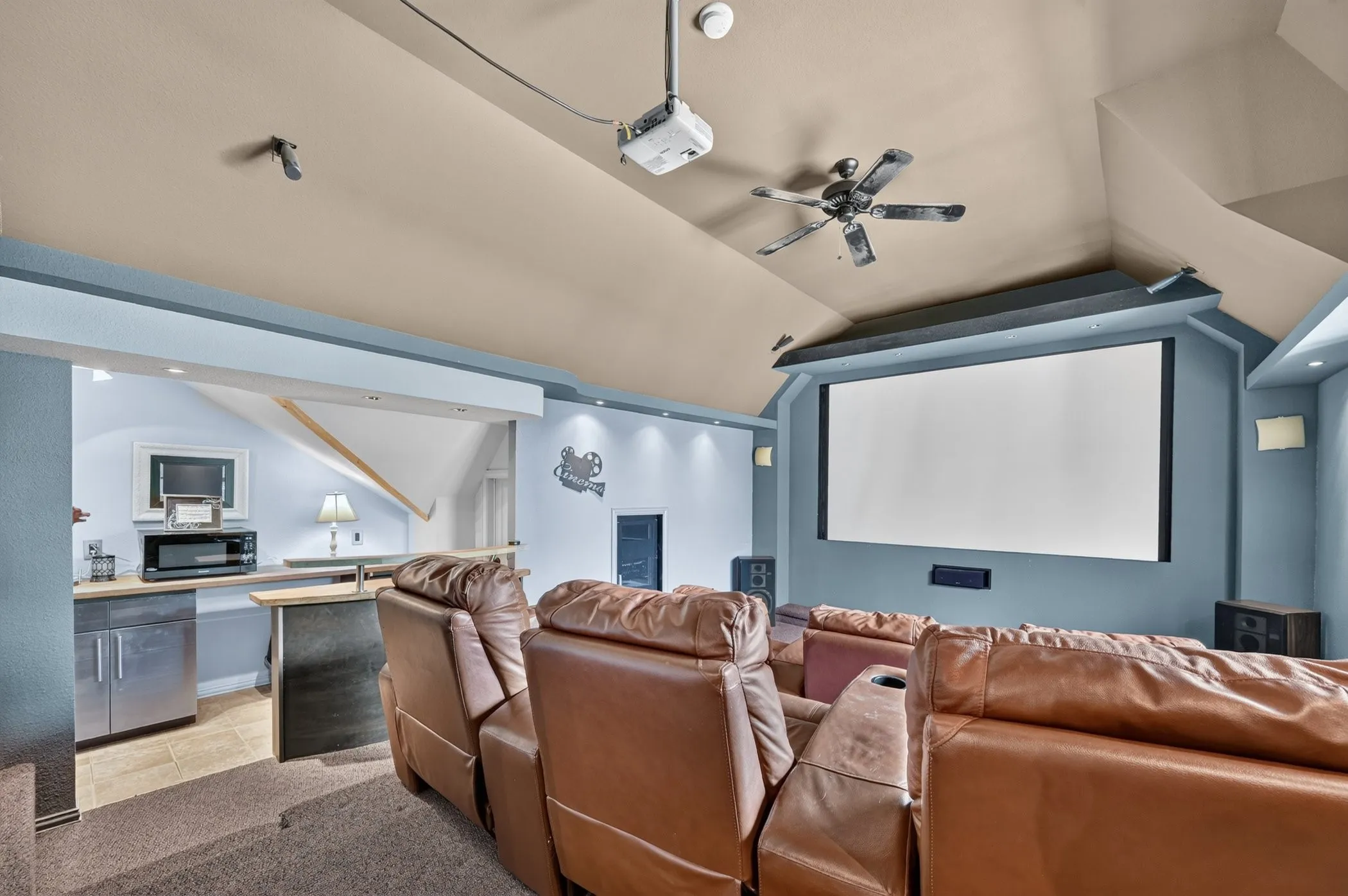 Single Family Residence For Sale in Denton County , 1900 Creek Bend Drive, Corinth, Texas 76208, 5 Bedroom, 4 Bathroom, 3 Garage spaces, 3,782 Sqft, built in 2004, mls#21370734, Real Estate Agent in Corinth, Homes For Sale in Denton county, Homes For Sale in Corinth, Realtor in Corinth Texas, Real Estate Brokerage Independent Realty Texas, Luminita Cordes Realtor
