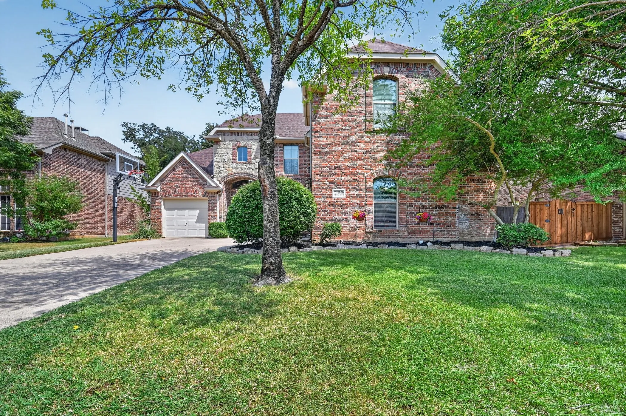 Single Family Residence For Sale in Denton County , 1900 Creek Bend Drive, Corinth, Texas 76208, 5 Bedroom, 4 Bathroom, 3 Garage spaces, 3,782 Sqft, built in 2004, mls#21370734, Real Estate Agent in Corinth, Homes For Sale in Denton county, Homes For Sale in Corinth, Realtor in Corinth Texas, Real Estate Brokerage Independent Realty Texas, Luminita Cordes Realtor