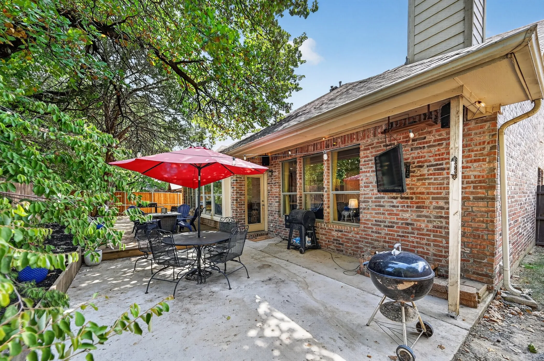 Single Family Residence For Sale in Denton County , 1900 Creek Bend Drive, Corinth, Texas 76208, 5 Bedroom, 4 Bathroom, 3 Garage spaces, 3,782 Sqft, built in 2004, mls#21370734, Real Estate Agent in Corinth, Homes For Sale in Denton county, Homes For Sale in Corinth, Realtor in Corinth Texas, Real Estate Brokerage Independent Realty Texas, Luminita Cordes Realtor