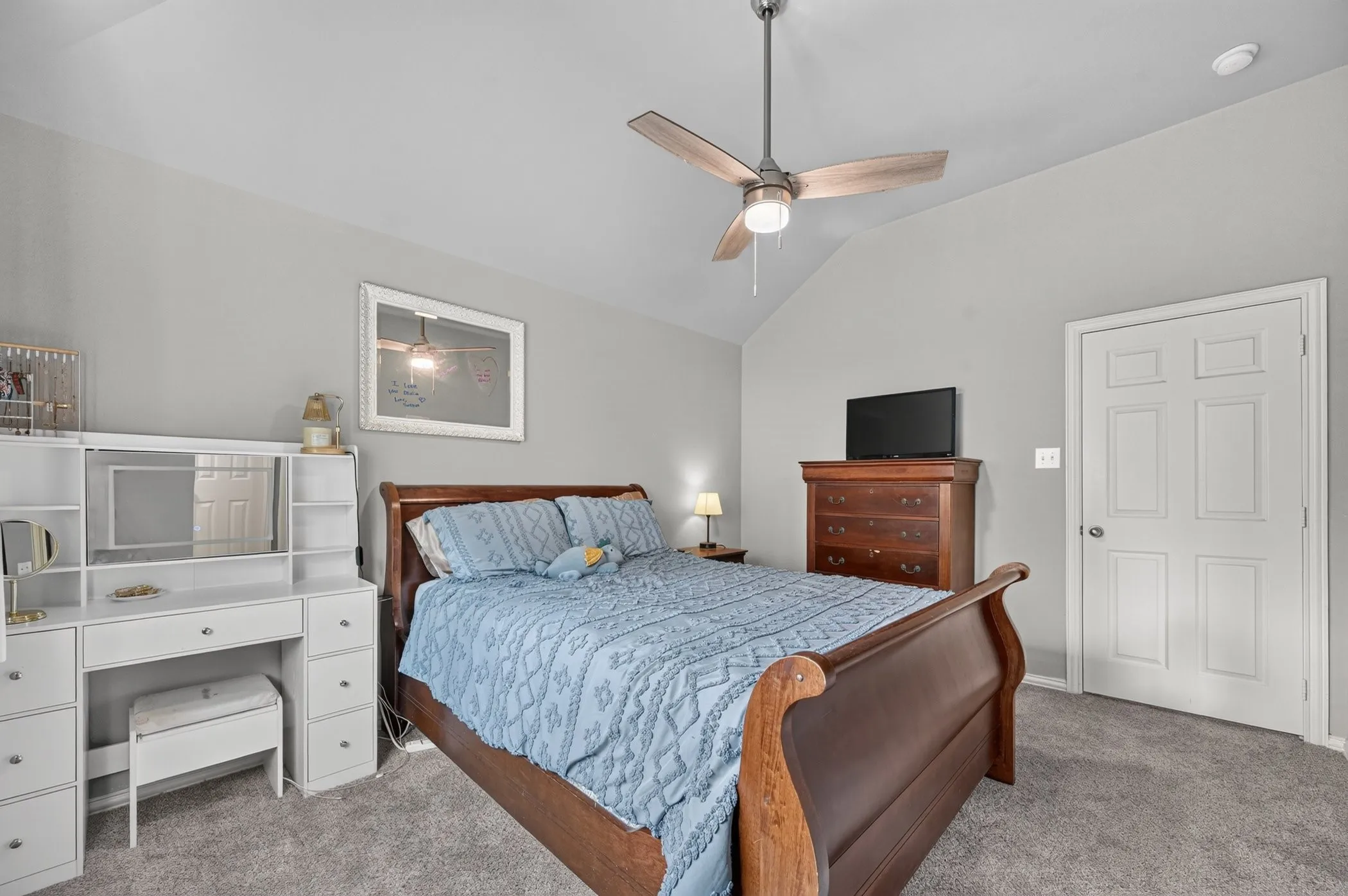 Single Family Residence For Sale in Denton County , 1900 Creek Bend Drive, Corinth, Texas 76208, 5 Bedroom, 4 Bathroom, 3 Garage spaces, 3,782 Sqft, built in 2004, mls#21370734, Real Estate Agent in Corinth, Homes For Sale in Denton county, Homes For Sale in Corinth, Realtor in Corinth Texas, Real Estate Brokerage Independent Realty Texas, Luminita Cordes Realtor