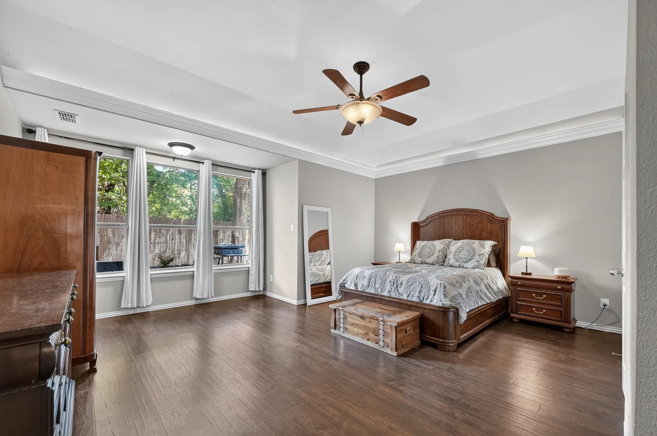 Single Family Residence For Sale in Denton County , 1900 Creek Bend Drive, Corinth, Texas 76208, 5 Bedroom, 4 Bathroom, 3 Garage spaces, 3,782 Sqft, built in 2004, mls#21370734, Real Estate Agent in Corinth, Homes For Sale in Denton county, Homes For Sale in Corinth, Realtor in Corinth Texas, Real Estate Brokerage Independent Realty Texas, Luminita Cordes Realtor