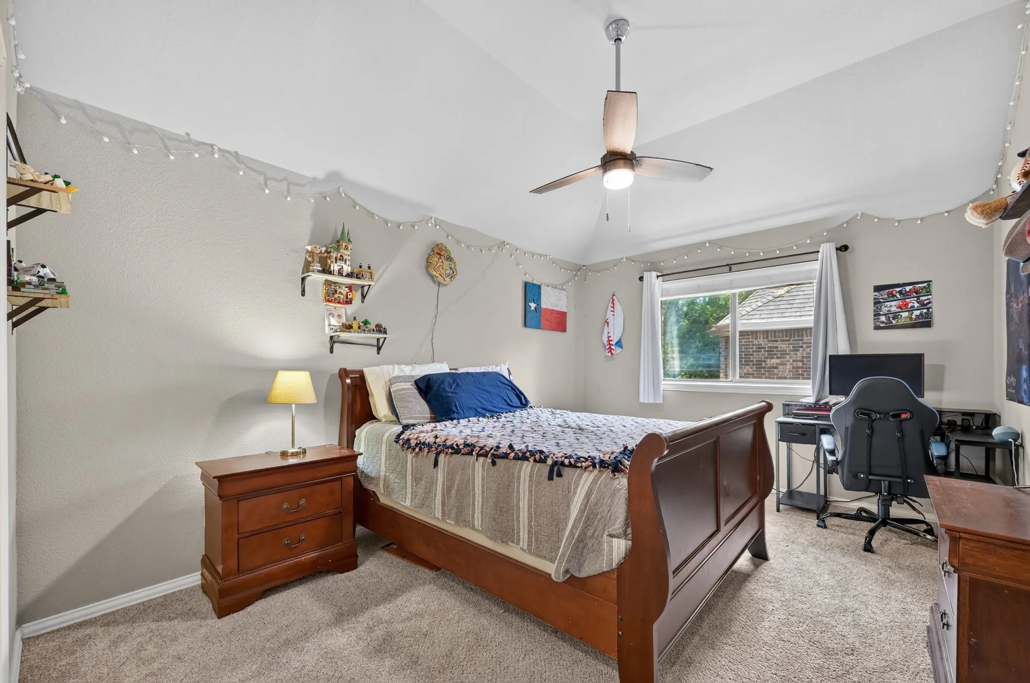 Single Family Residence For Sale in Denton County , 1900 Creek Bend Drive, Corinth, Texas 76208, 5 Bedroom, 4 Bathroom, 3 Garage spaces, 3,782 Sqft, built in 2004, mls#21370734, Real Estate Agent in Corinth, Homes For Sale in Denton county, Homes For Sale in Corinth, Realtor in Corinth Texas, Real Estate Brokerage Independent Realty Texas, Luminita Cordes Realtor