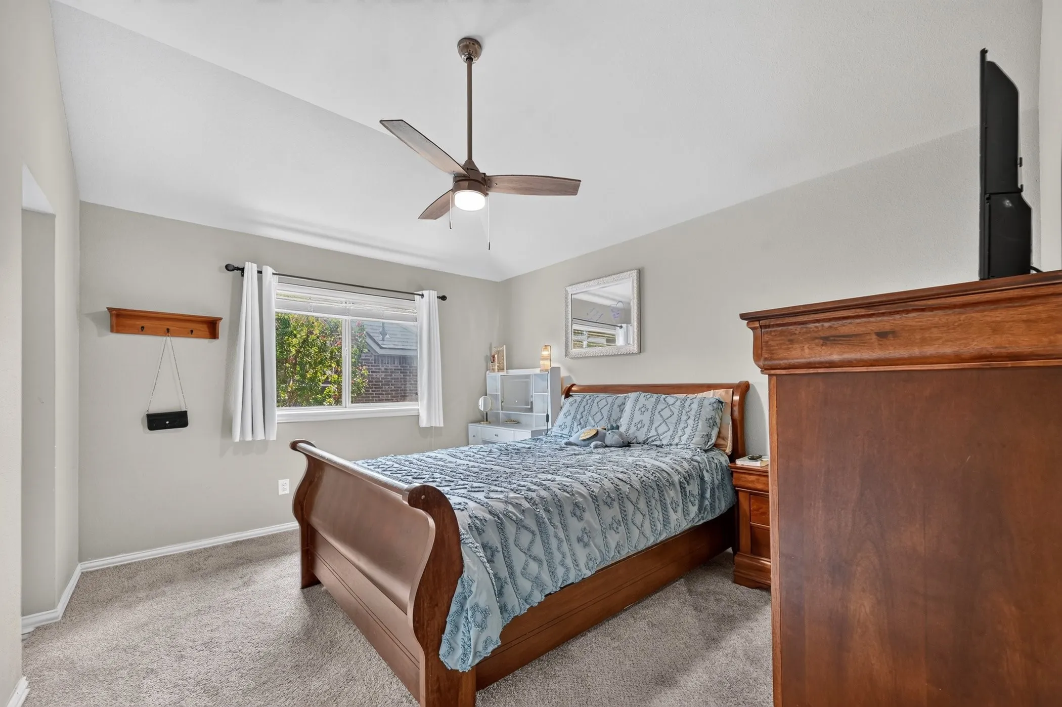 Single Family Residence For Sale in Denton County , 1900 Creek Bend Drive, Corinth, Texas 76208, 5 Bedroom, 4 Bathroom, 3 Garage spaces, 3,782 Sqft, built in 2004, mls#21370734, Real Estate Agent in Corinth, Homes For Sale in Denton county, Homes For Sale in Corinth, Realtor in Corinth Texas, Real Estate Brokerage Independent Realty Texas, Luminita Cordes Realtor