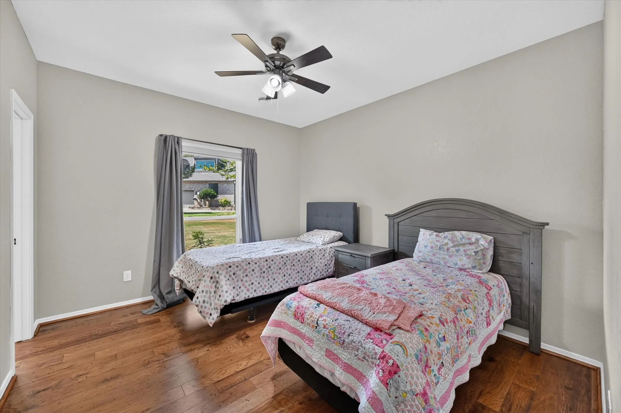 Single Family Residence For Sale in Denton County , 4901 Forest Hill Drive, Flower Mound, Texas 75028, 5 Bedroom, 3 Bathroom, 4 Garage spaces, 3,296 Sqft, built in 1992, mls#21369790, Real Estate Agent in Flower Mound, Homes For Sale in Denton county, Homes For Sale in Flower Mound, Realtor in Flower Mound Texas, Real Estate Brokerage Independent Realty Texas, Luminita Cordes Realtor