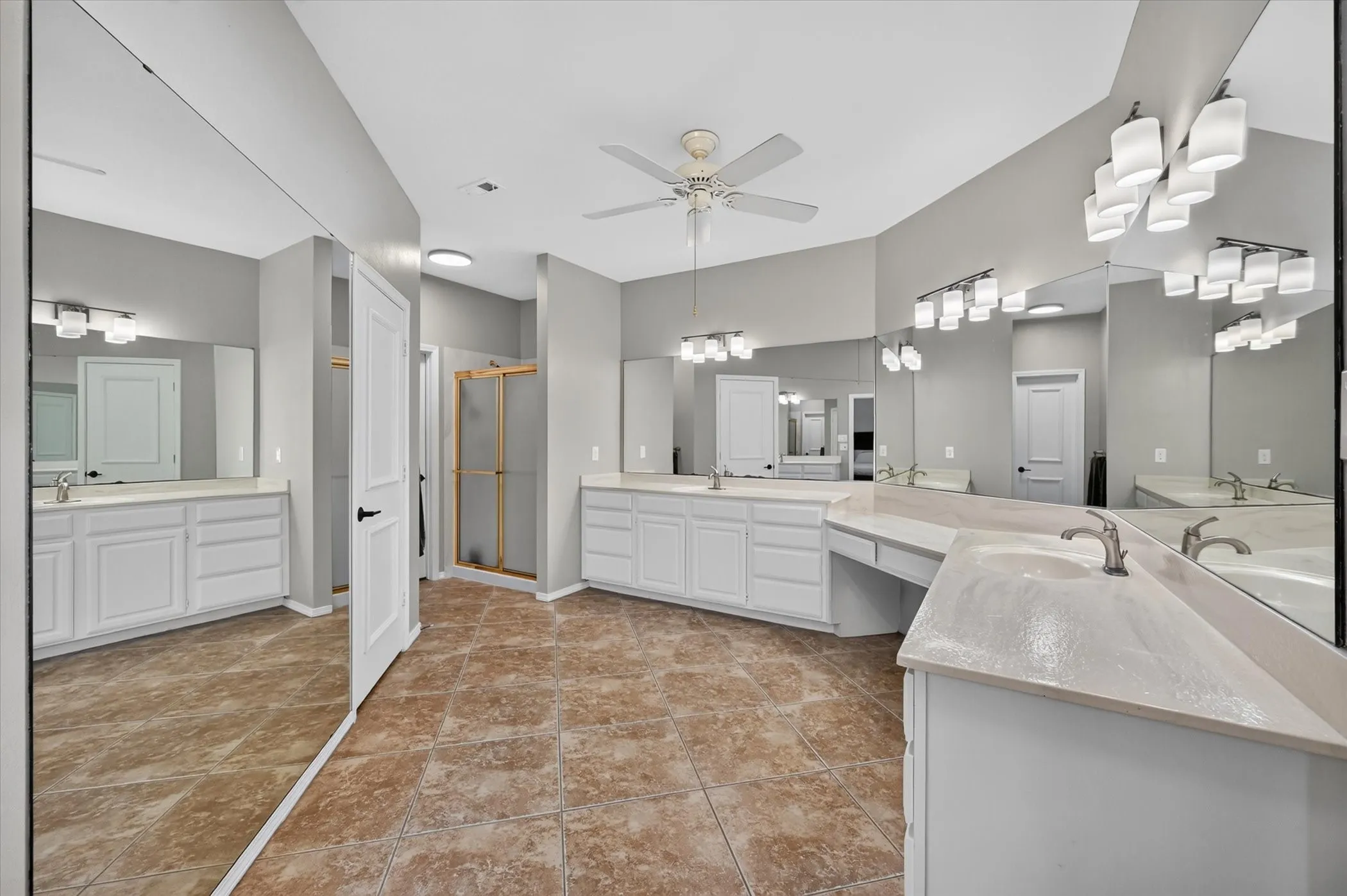 Single Family Residence For Sale in Denton County , 4901 Forest Hill Drive, Flower Mound, Texas 75028, 5 Bedroom, 3 Bathroom, 4 Garage spaces, 3,296 Sqft, built in 1992, mls#21369790, Real Estate Agent in Flower Mound, Homes For Sale in Denton county, Homes For Sale in Flower Mound, Realtor in Flower Mound Texas, Real Estate Brokerage Independent Realty Texas, Luminita Cordes Realtor
