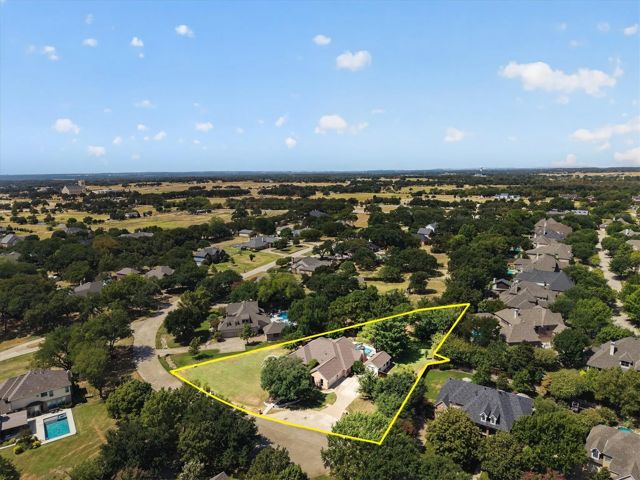 Single Family Residence For Sale in Denton County , 4901 Forest Hill Drive, Flower Mound, Texas 75028, 5 Bedroom, 3 Bathroom, 4 Garage spaces, 3,296 Sqft, built in 1992, mls#21369790, Real Estate Agent in Flower Mound, Homes For Sale in Denton county, Homes For Sale in Flower Mound, Realtor in Flower Mound Texas, Real Estate Brokerage Independent Realty Texas, Luminita Cordes Realtor