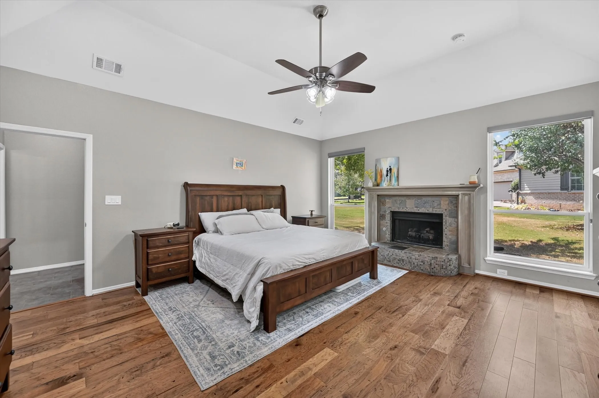 Single Family Residence For Sale in Denton County , 4901 Forest Hill Drive, Flower Mound, Texas 75028, 5 Bedroom, 3 Bathroom, 4 Garage spaces, 3,296 Sqft, built in 1992, mls#21369790, Real Estate Agent in Flower Mound, Homes For Sale in Denton county, Homes For Sale in Flower Mound, Realtor in Flower Mound Texas, Real Estate Brokerage Independent Realty Texas, Luminita Cordes Realtor