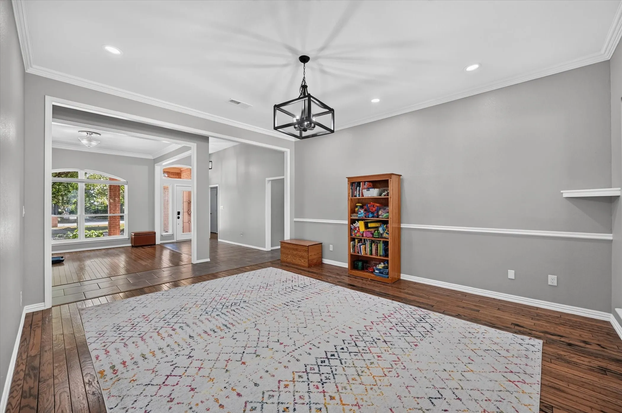 Single Family Residence For Sale in Denton County , 4901 Forest Hill Drive, Flower Mound, Texas 75028, 5 Bedroom, 3 Bathroom, 4 Garage spaces, 3,296 Sqft, built in 1992, mls#21369790, Real Estate Agent in Flower Mound, Homes For Sale in Denton county, Homes For Sale in Flower Mound, Realtor in Flower Mound Texas, Real Estate Brokerage Independent Realty Texas, Luminita Cordes Realtor