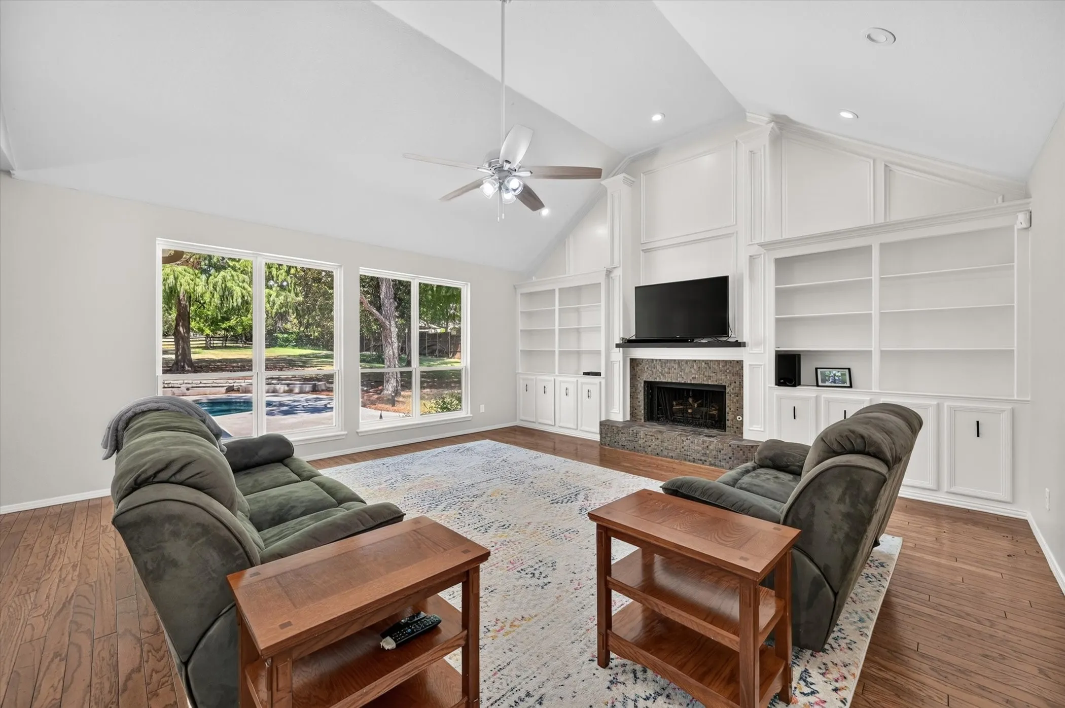 Single Family Residence For Sale in Denton County , 4901 Forest Hill Drive, Flower Mound, Texas 75028, 5 Bedroom, 3 Bathroom, 4 Garage spaces, 3,296 Sqft, built in 1992, mls#21369790, Real Estate Agent in Flower Mound, Homes For Sale in Denton county, Homes For Sale in Flower Mound, Realtor in Flower Mound Texas, Real Estate Brokerage Independent Realty Texas, Luminita Cordes Realtor