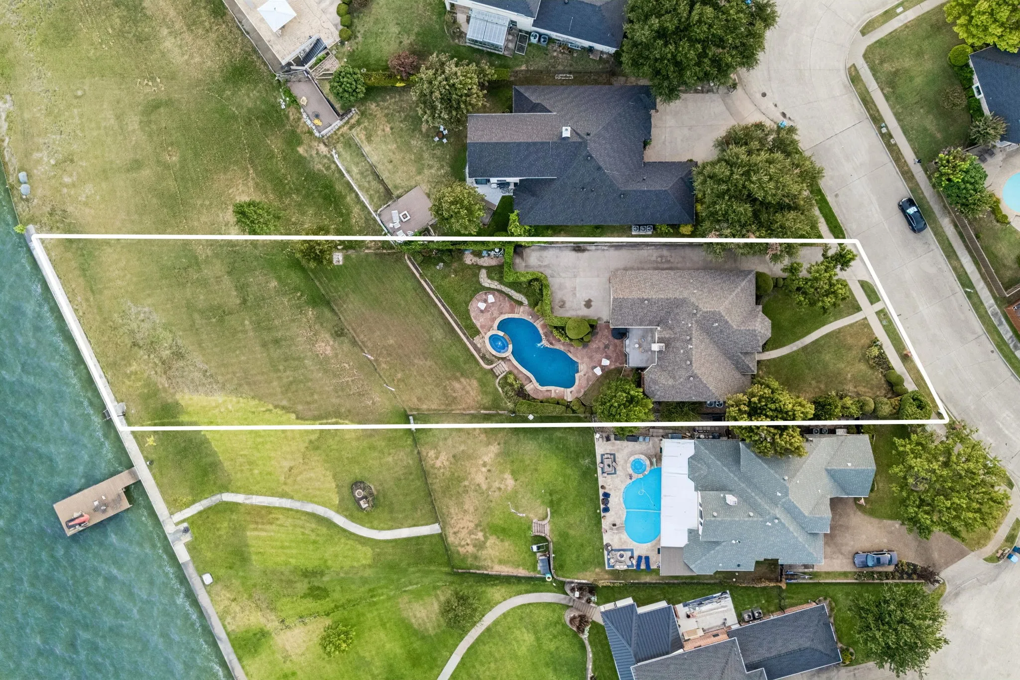 Single Family Residence For Sale in Rockwall County , 9910 Lincolnshire Lane, Rockwall, Texas 75087, 4 Bedroom, 3 Bathroom, 2 Garage spaces, 3,549 Sqft, built in 1995, mls#21370263, Real Estate Agent in Rockwall, Homes For Sale in Rockwall county, Homes For Sale in Rockwall, Realtor in Rockwall Texas, Real Estate Brokerage Independent Realty Texas, Luminita Cordes Realtor