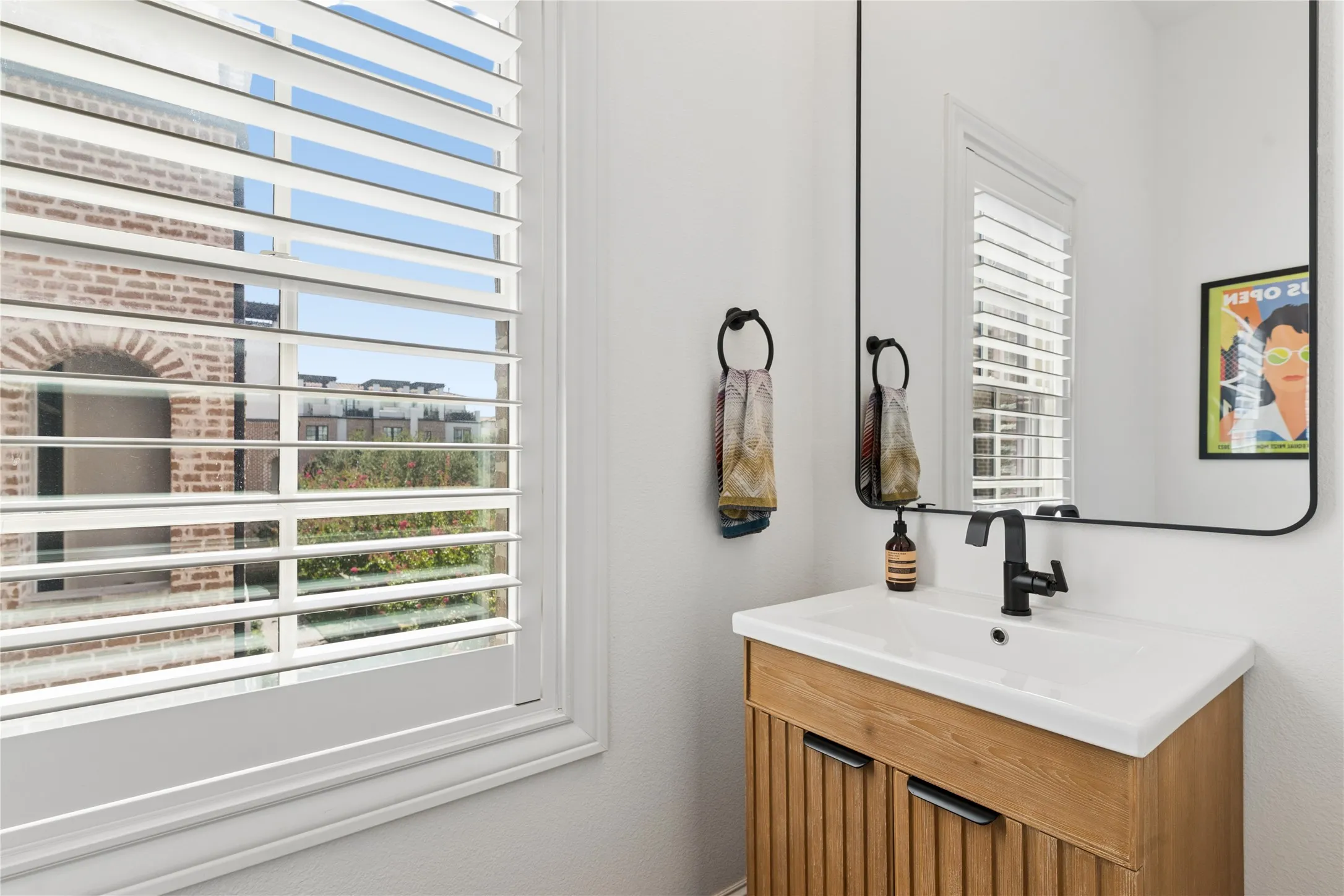 Townhouse For Rent in Dallas County , 5215 Weiss Lane, Irving, Texas 75039, 3 Bedroom, 4 Bathroom, 2 Garage spaces, 2,307 Sqft, built in 2015, mls#21369226, Real Estate Agent in Irving, Homes For Rent in Dallas county, Homes For Rent in Irving, Realtor in Irving Texas, Real Estate Brokerage Independent Realty Texas, Luminita Cordes Realtor