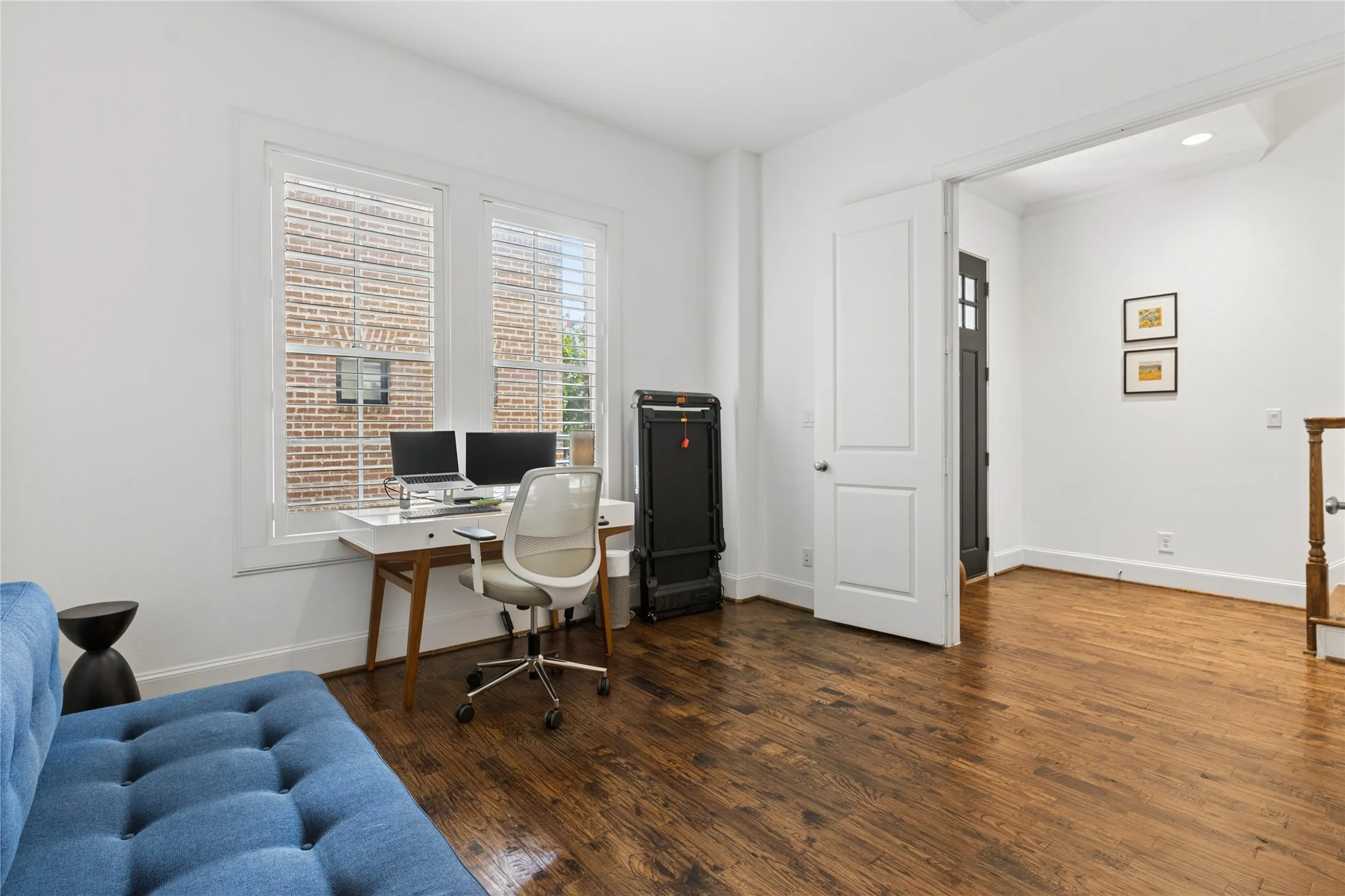Townhouse For Rent in Dallas County , 5215 Weiss Lane, Irving, Texas 75039, 3 Bedroom, 4 Bathroom, 2 Garage spaces, 2,307 Sqft, built in 2015, mls#21369226, Real Estate Agent in Irving, Homes For Rent in Dallas county, Homes For Rent in Irving, Realtor in Irving Texas, Real Estate Brokerage Independent Realty Texas, Luminita Cordes Realtor