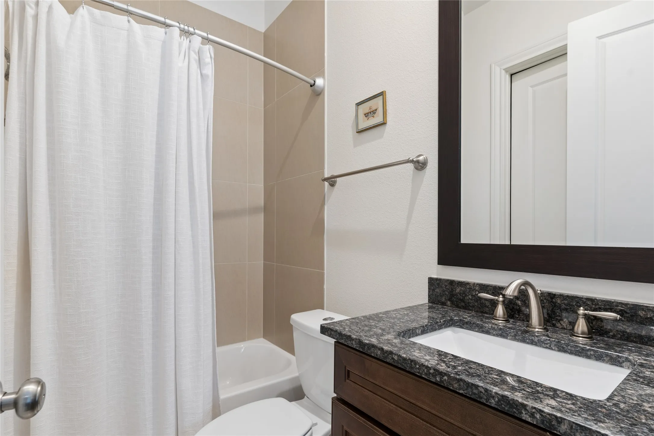 Townhouse For Rent in Dallas County , 5215 Weiss Lane, Irving, Texas 75039, 3 Bedroom, 4 Bathroom, 2 Garage spaces, 2,307 Sqft, built in 2015, mls#21369226, Real Estate Agent in Irving, Homes For Rent in Dallas county, Homes For Rent in Irving, Realtor in Irving Texas, Real Estate Brokerage Independent Realty Texas, Luminita Cordes Realtor
