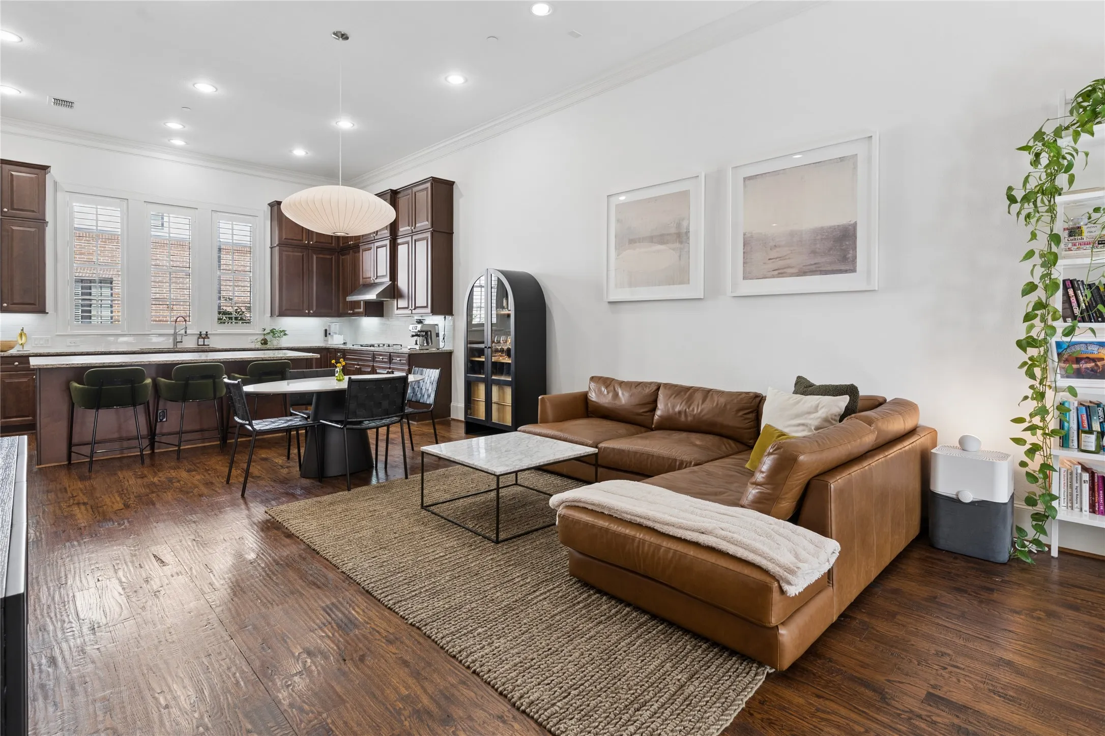 Townhouse For Rent in Dallas County , 5215 Weiss Lane, Irving, Texas 75039, 3 Bedroom, 4 Bathroom, 2 Garage spaces, 2,307 Sqft, built in 2015, mls#21369226, Real Estate Agent in Irving, Homes For Rent in Dallas county, Homes For Rent in Irving, Realtor in Irving Texas, Real Estate Brokerage Independent Realty Texas, Luminita Cordes Realtor