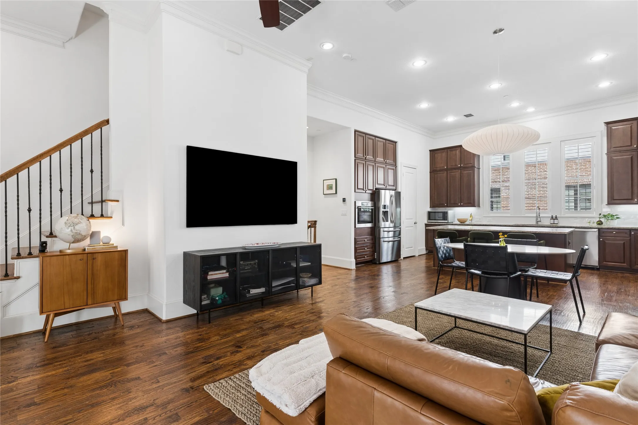 Townhouse For Rent in Dallas County , 5215 Weiss Lane, Irving, Texas 75039, 3 Bedroom, 4 Bathroom, 2 Garage spaces, 2,307 Sqft, built in 2015, mls#21369226, Real Estate Agent in Irving, Homes For Rent in Dallas county, Homes For Rent in Irving, Realtor in Irving Texas, Real Estate Brokerage Independent Realty Texas, Luminita Cordes Realtor
