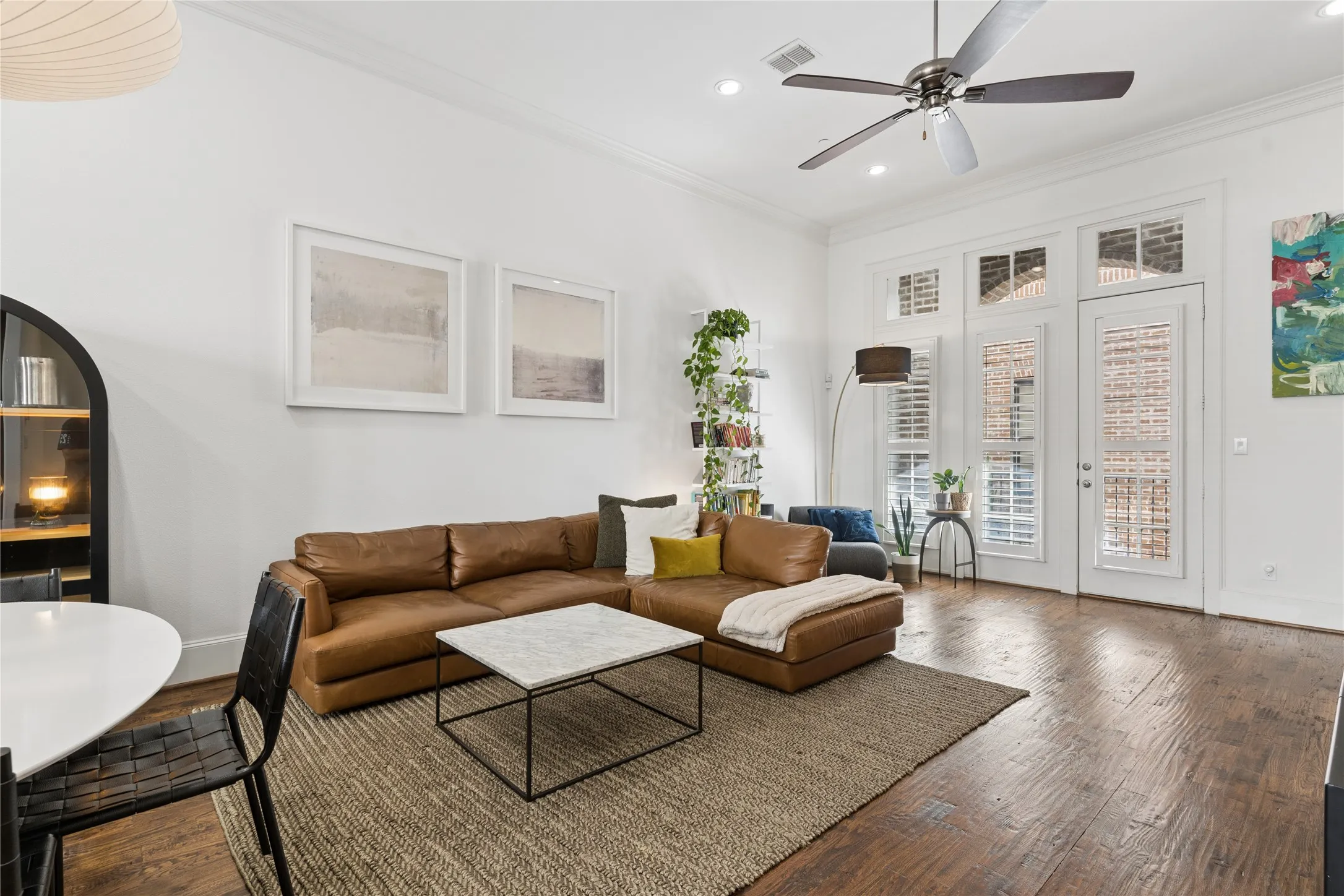 Townhouse For Rent in Dallas County , 5215 Weiss Lane, Irving, Texas 75039, 3 Bedroom, 4 Bathroom, 2 Garage spaces, 2,307 Sqft, built in 2015, mls#21369226, Real Estate Agent in Irving, Homes For Rent in Dallas county, Homes For Rent in Irving, Realtor in Irving Texas, Real Estate Brokerage Independent Realty Texas, Luminita Cordes Realtor