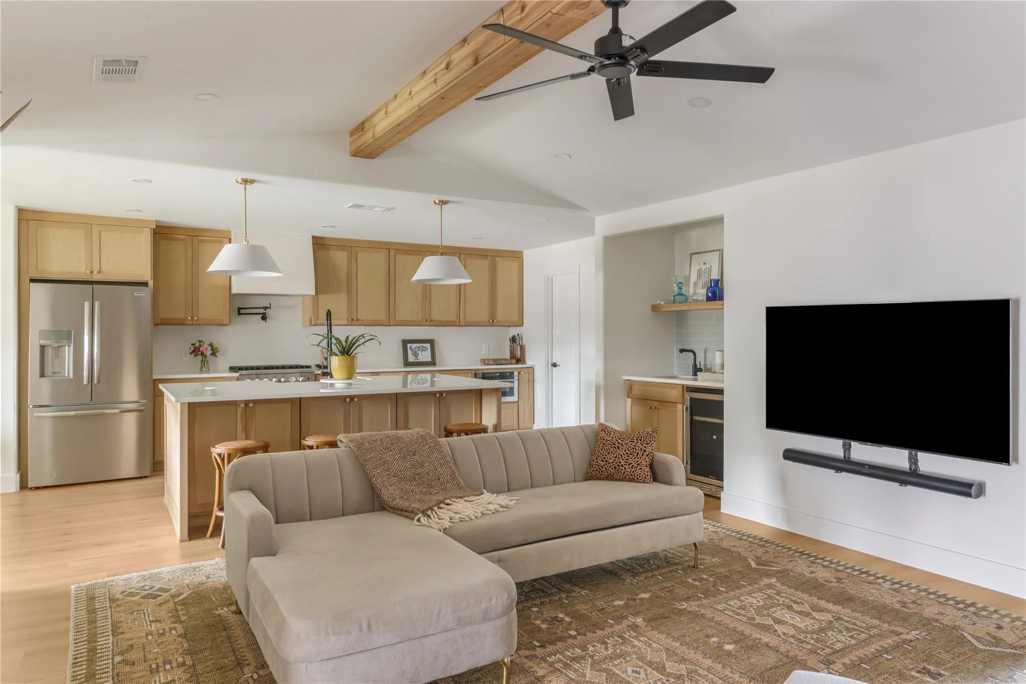 Single Family Residence For Sale in Dallas County , 7322 Hunnicut Road, Dallas, Texas 75227, 4 Bedroom, 3 Bathroom, 2 Garage spaces, 2,419 Sqft, built in 1969, mls#21370147, Real Estate Agent in Dallas, Homes For Sale in Dallas county, Homes For Sale in Dallas, Realtor in Dallas Texas, Real Estate Brokerage Independent Realty Texas, Luminita Cordes Realtor