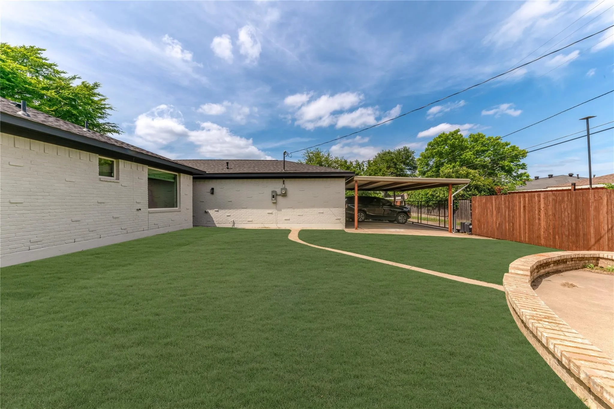 Single Family Residence For Sale in Dallas County , 7322 Hunnicut Road, Dallas, Texas 75227, 4 Bedroom, 3 Bathroom, 2 Garage spaces, 2,419 Sqft, built in 1969, mls#21370147, Real Estate Agent in Dallas, Homes For Sale in Dallas county, Homes For Sale in Dallas, Realtor in Dallas Texas, Real Estate Brokerage Independent Realty Texas, Luminita Cordes Realtor