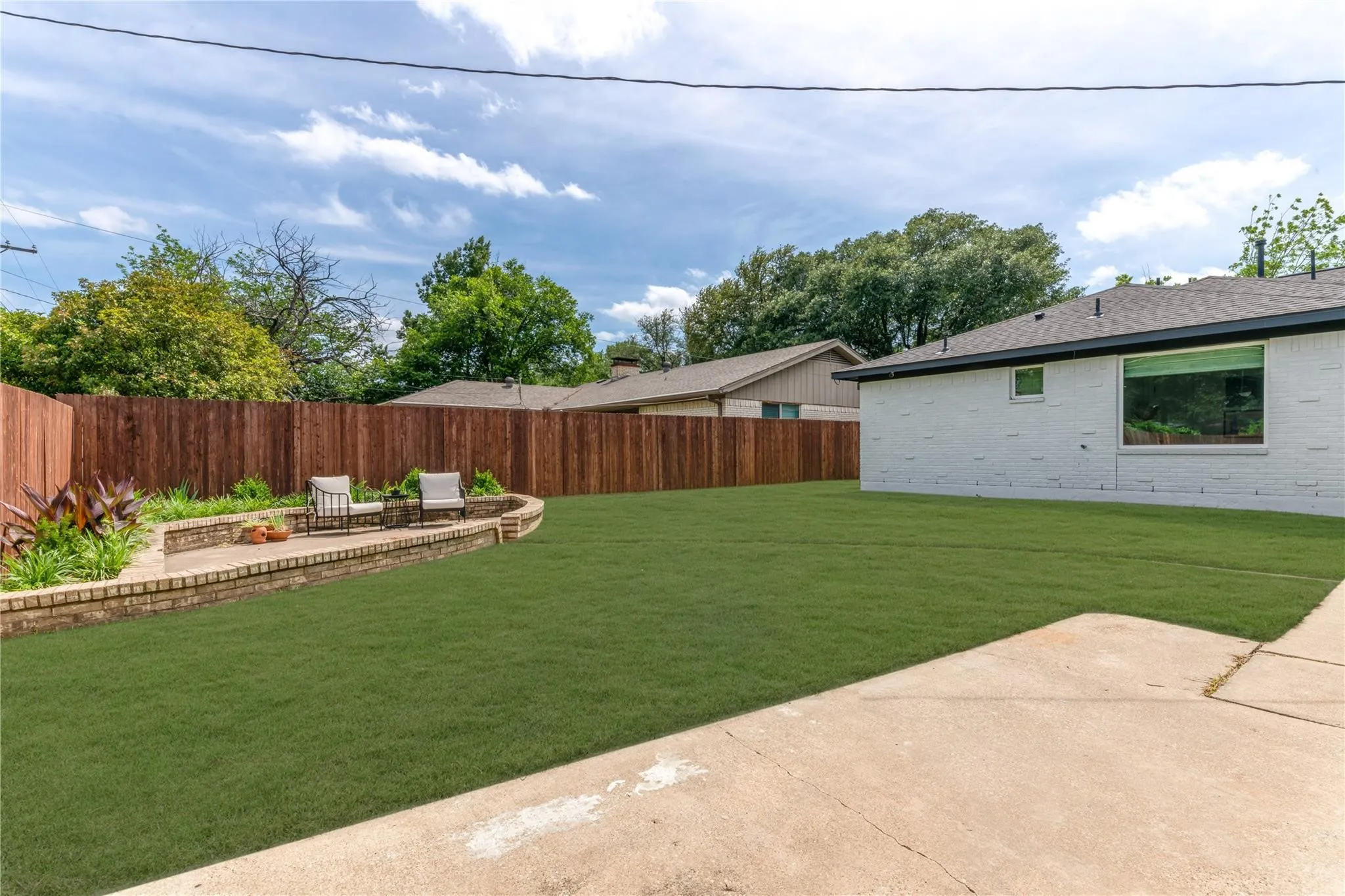 Single Family Residence For Sale in Dallas County , 7322 Hunnicut Road, Dallas, Texas 75227, 4 Bedroom, 3 Bathroom, 2 Garage spaces, 2,419 Sqft, built in 1969, mls#21370147, Real Estate Agent in Dallas, Homes For Sale in Dallas county, Homes For Sale in Dallas, Realtor in Dallas Texas, Real Estate Brokerage Independent Realty Texas, Luminita Cordes Realtor