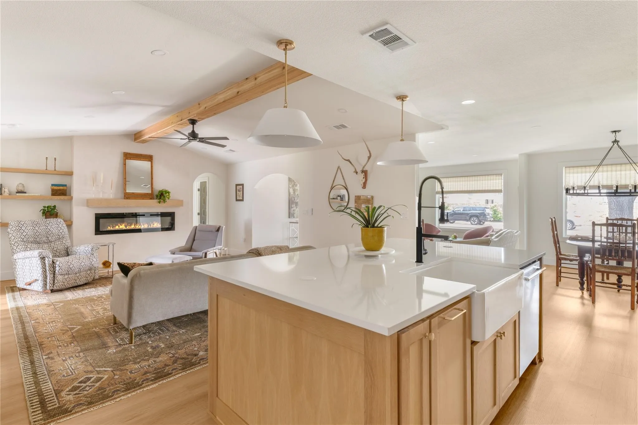 Single Family Residence For Sale in Dallas County , 7322 Hunnicut Road, Dallas, Texas 75227, 4 Bedroom, 3 Bathroom, 2 Garage spaces, 2,419 Sqft, built in 1969, mls#21370147, Real Estate Agent in Dallas, Homes For Sale in Dallas county, Homes For Sale in Dallas, Realtor in Dallas Texas, Real Estate Brokerage Independent Realty Texas, Luminita Cordes Realtor