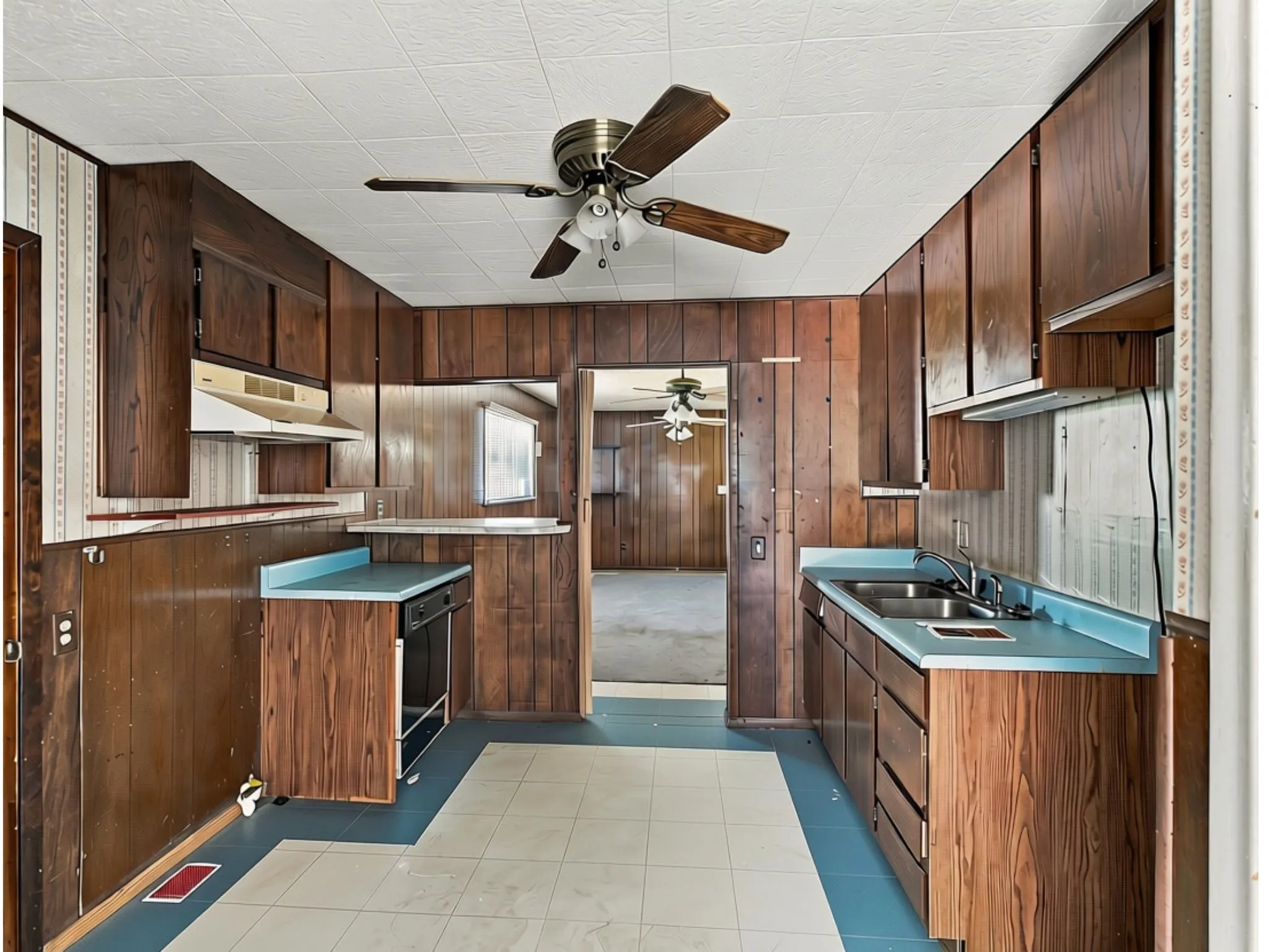 Single Family Residence For Sale in Tarrant County , 4105 Fairlane Avenue, Fort Worth, Texas 76119, 4 Bedroom, 2 Bathroom, Garage spaces, 1,600 Sqft, built in 1954, mls#21356603, Real Estate Agent in Fort Worth, Homes For Sale in Tarrant county, Homes For Sale in Fort Worth, Realtor in Fort Worth Texas, Real Estate Brokerage Independent Realty Texas, Luminita Cordes Realtor