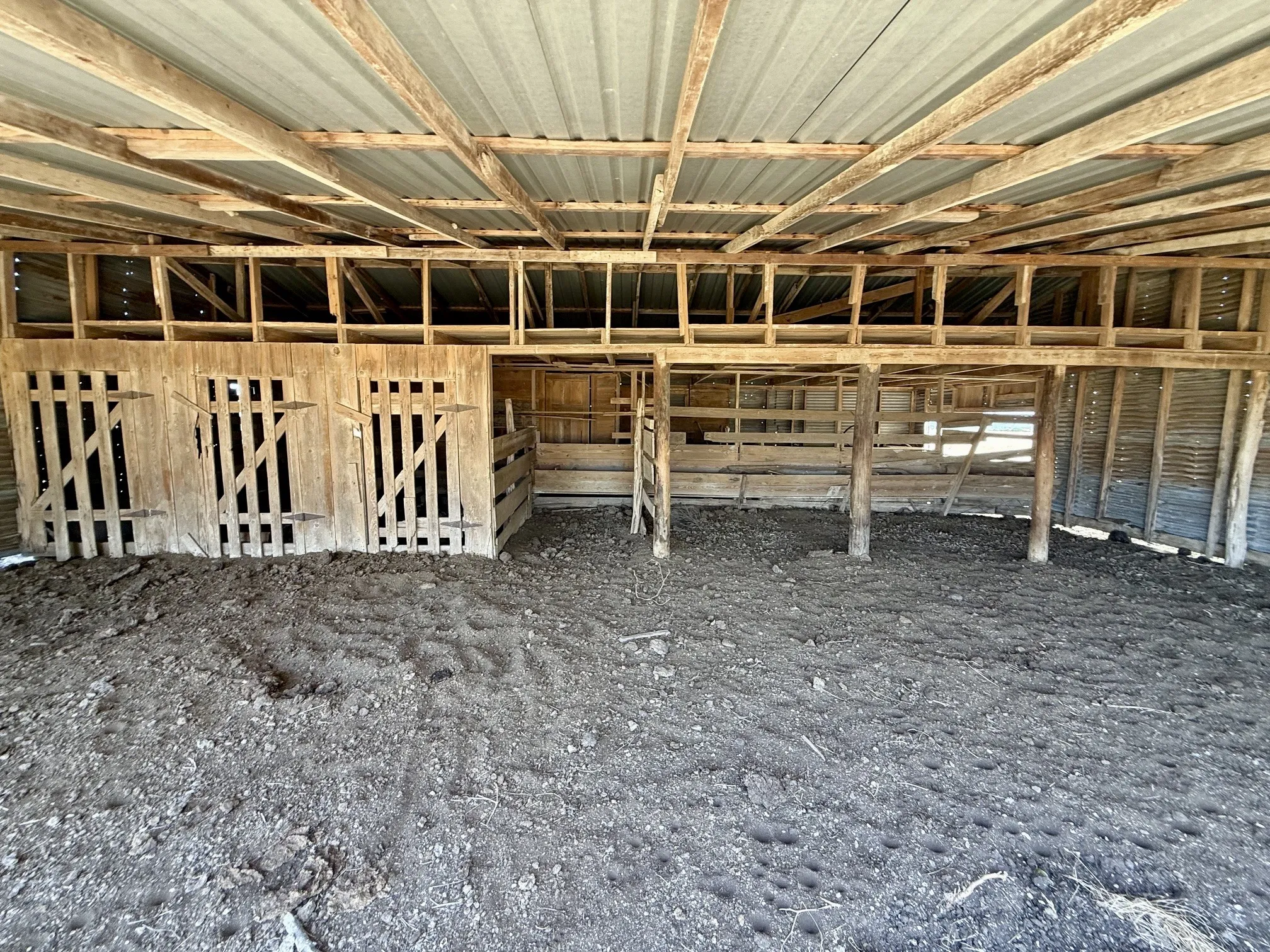 Farm For Sale in Hamilton County , 8001 Fm 932, Hamilton, Texas 76531, 2 Bedroom, 2 Bathroom, Garage spaces, 1,380 Sqft, built in 1930, mls#21370739, Real Estate Agent in Hamilton, Homes For Sale in Hamilton county, Homes For Sale in Hamilton, Realtor in Hamilton Texas, Real Estate Brokerage Independent Realty Texas, Luminita Cordes Realtor