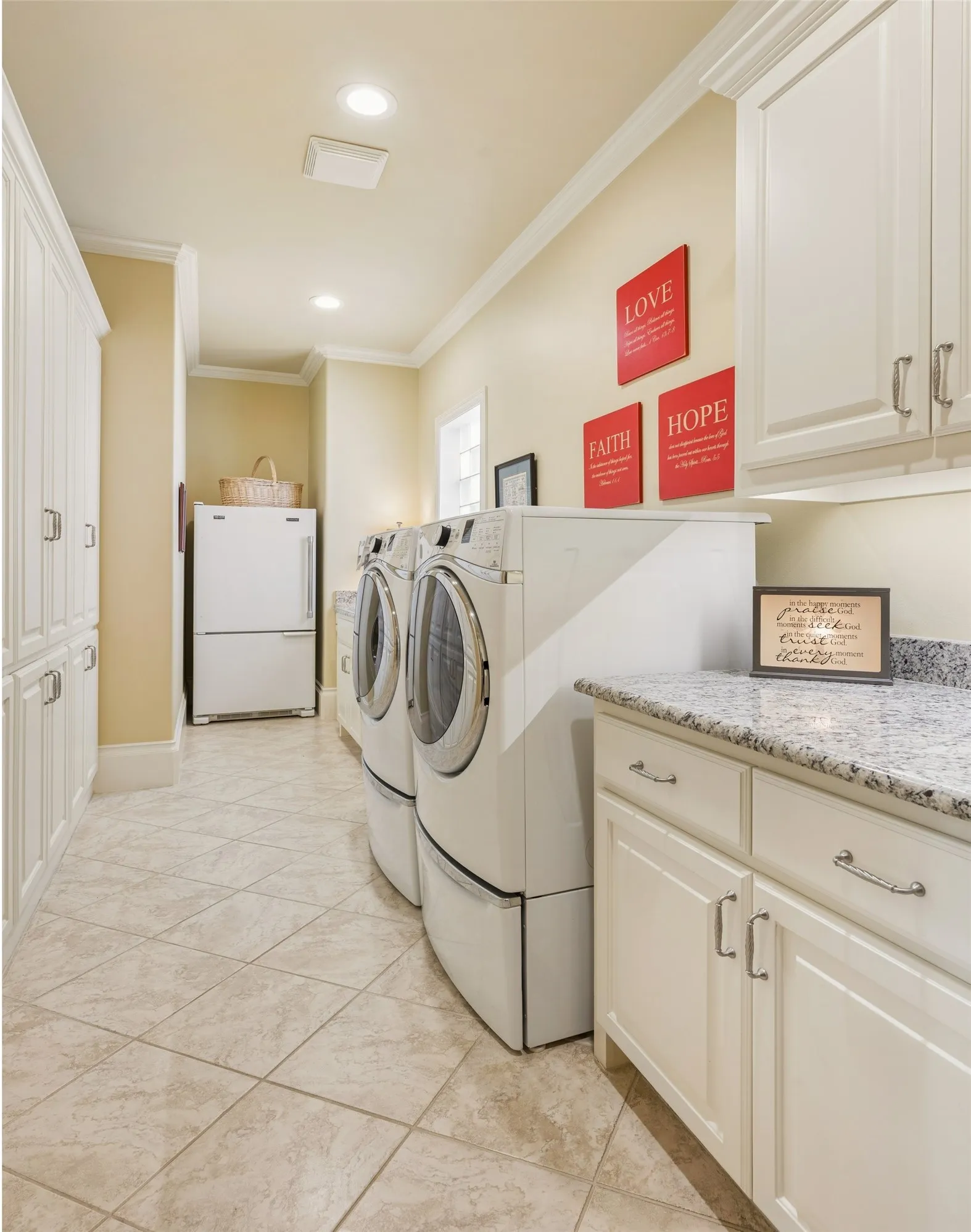 Single Family Residence For Sale in Collin County , 6350 Memorial Drive, Frisco, Texas 75034, 4 Bedroom, 5 Bathroom, 2 Garage spaces, 5,063 Sqft, built in 2014, mls#21369074, Real Estate Agent in Frisco, Homes For Sale in Collin county, Homes For Sale in Frisco, Realtor in Frisco Texas, Real Estate Brokerage Independent Realty Texas, Luminita Cordes Realtor