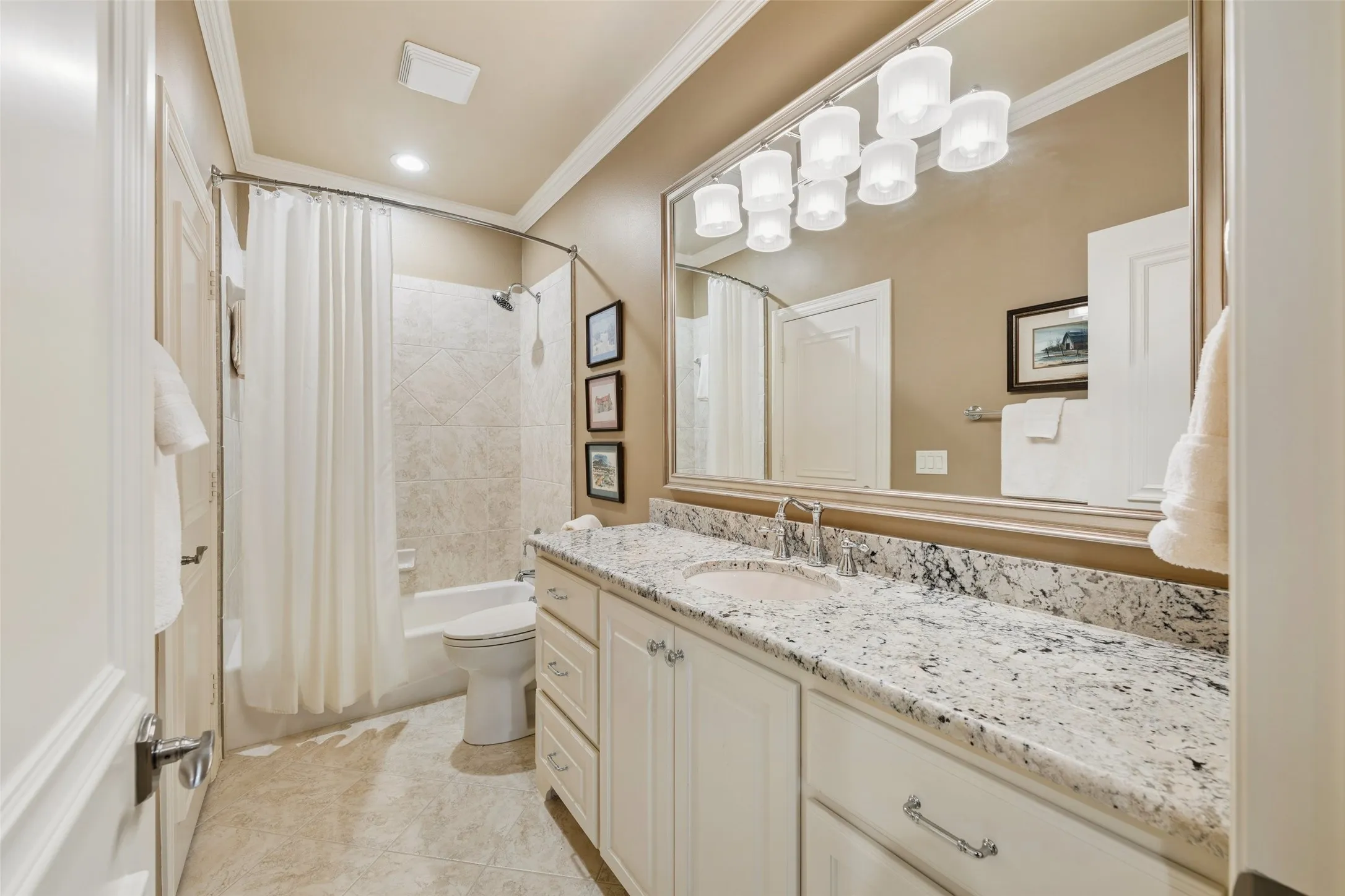 Single Family Residence For Sale in Collin County , 6350 Memorial Drive, Frisco, Texas 75034, 4 Bedroom, 5 Bathroom, 2 Garage spaces, 5,063 Sqft, built in 2014, mls#21369074, Real Estate Agent in Frisco, Homes For Sale in Collin county, Homes For Sale in Frisco, Realtor in Frisco Texas, Real Estate Brokerage Independent Realty Texas, Luminita Cordes Realtor