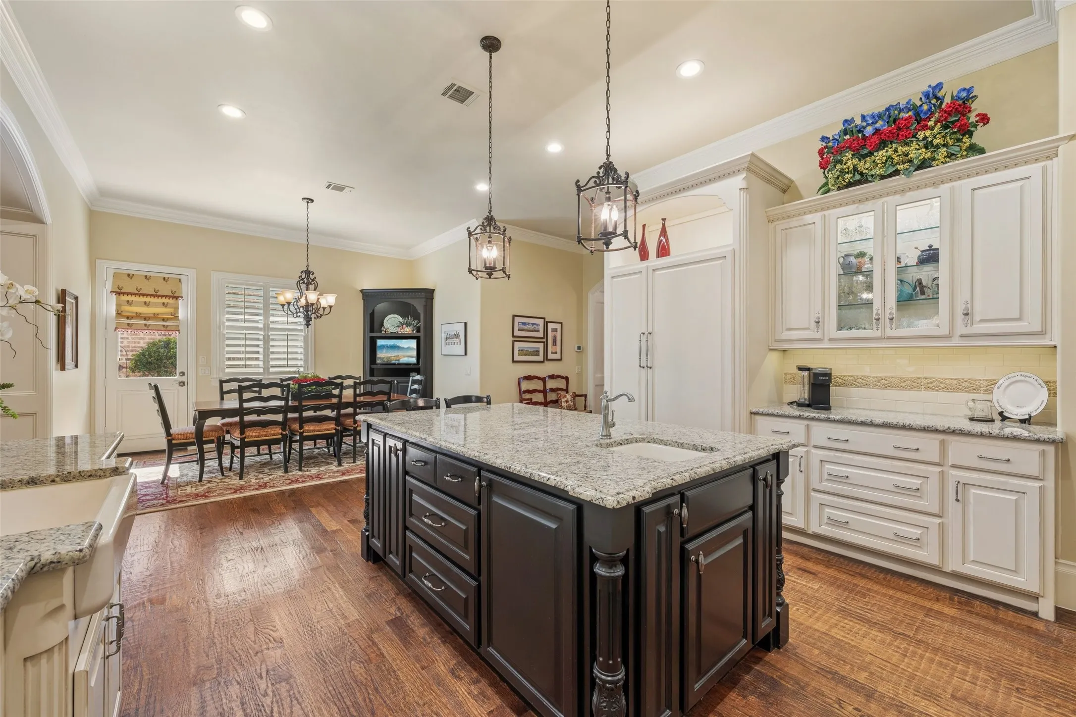 Single Family Residence For Sale in Collin County , 6350 Memorial Drive, Frisco, Texas 75034, 4 Bedroom, 5 Bathroom, 2 Garage spaces, 5,063 Sqft, built in 2014, mls#21369074, Real Estate Agent in Frisco, Homes For Sale in Collin county, Homes For Sale in Frisco, Realtor in Frisco Texas, Real Estate Brokerage Independent Realty Texas, Luminita Cordes Realtor