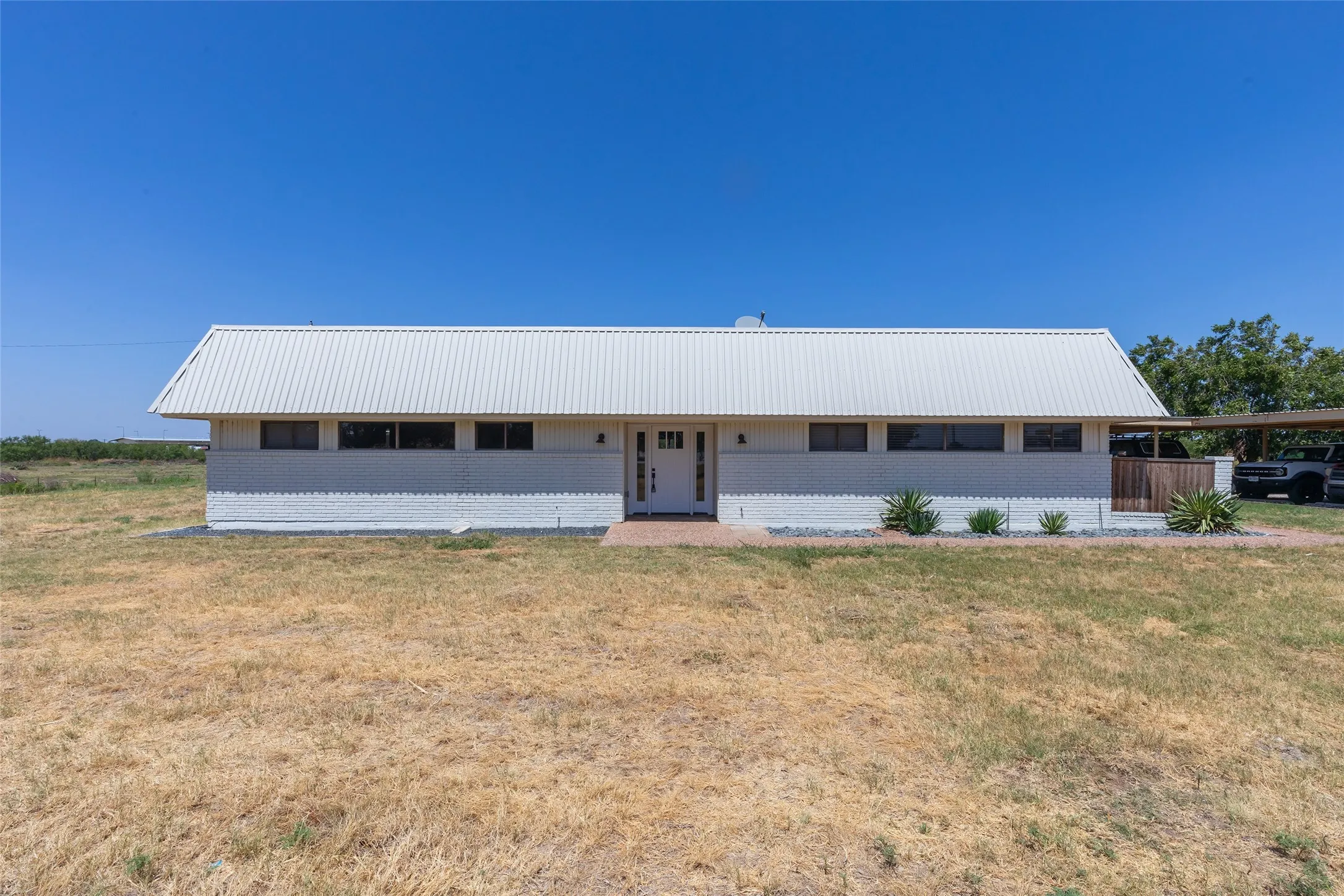Office For Sale in Taylor County , 4980 E US Highway 80, Abilene, Texas 79601, 0, 0, Garage spaces, 0 Sqft, built in 1978, mls#21368793, Real Estate Agent in Abilene, Homes For Sale in Taylor county, Homes For Sale in Abilene, Realtor in Abilene Texas, Real Estate Brokerage Independent Realty Texas, Luminita Cordes Realtor
