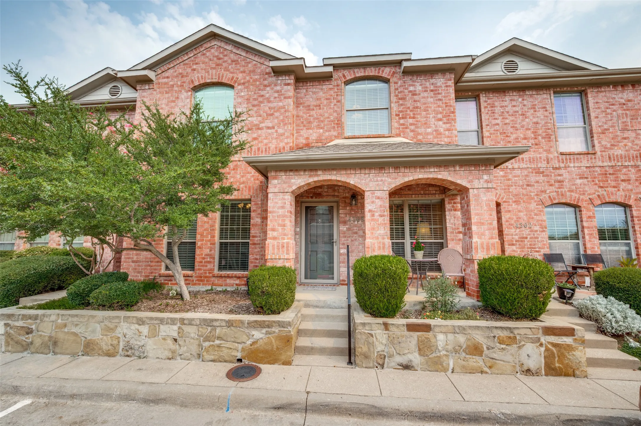 Condominium For Sale in Collin County , 575 S Virginia Hills Drive 4303, Mc Kinney, Texas 75072, 3 Bedroom, 2 Bathroom, 2 Garage spaces, 1,557 Sqft, built in 2006, mls#21369441, Real Estate Agent in Mc Kinney, Homes For Sale in Collin county, Homes For Sale in Mc Kinney, Realtor in Mc Kinney Texas, Real Estate Brokerage Independent Realty Texas, Luminita Cordes Realtor