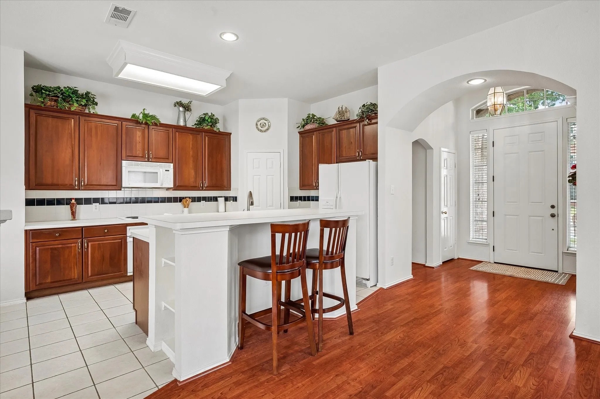 Single Family Residence For Sale in Denton County , 1537 Bosque Drive, Carrollton, Texas 75010, 3 Bedroom, 2 Bathroom, 2 Garage spaces, 1,772 Sqft, built in 1998, mls#21368596, Real Estate Agent in Carrollton, Homes For Sale in Denton county, Homes For Sale in Carrollton, Realtor in Carrollton Texas, Real Estate Brokerage Independent Realty Texas, Luminita Cordes Realtor