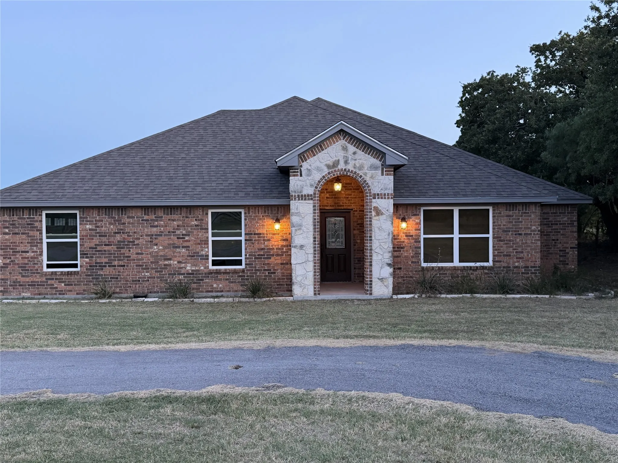 Single Family Residence For Sale in Brown County , 6749 US Highway 67 84, Bangs, Texas 76823, 3 Bedroom, 2 Bathroom, 2 Garage spaces, 2,082 Sqft, built in 2017, mls#21369999, Real Estate Agent in Bangs, Homes For Sale in Brown county, Homes For Sale in Bangs, Realtor in Bangs Texas, Real Estate Brokerage Independent Realty Texas, Luminita Cordes Realtor