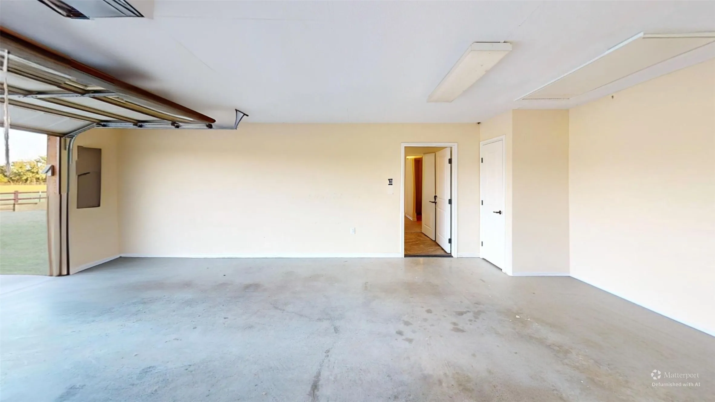Single Family Residence For Sale in Brown County , 6749 US Highway 67 84, Bangs, Texas 76823, 3 Bedroom, 2 Bathroom, 2 Garage spaces, 2,082 Sqft, built in 2017, mls#21369999, Real Estate Agent in Bangs, Homes For Sale in Brown county, Homes For Sale in Bangs, Realtor in Bangs Texas, Real Estate Brokerage Independent Realty Texas, Luminita Cordes Realtor