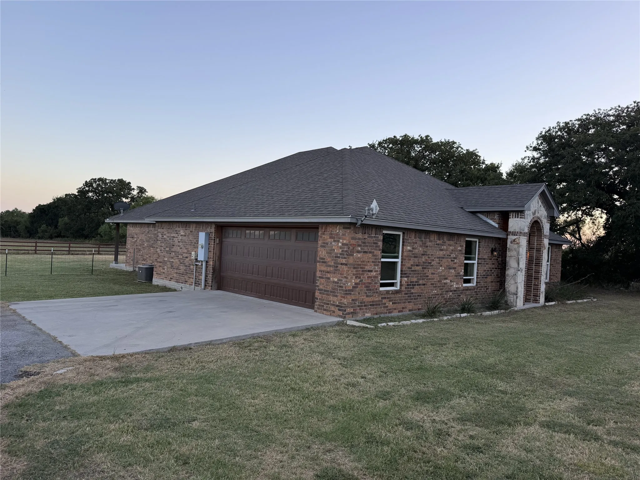 Single Family Residence For Sale in Brown County , 6749 US Highway 67 84, Bangs, Texas 76823, 3 Bedroom, 2 Bathroom, 2 Garage spaces, 2,082 Sqft, built in 2017, mls#21369999, Real Estate Agent in Bangs, Homes For Sale in Brown county, Homes For Sale in Bangs, Realtor in Bangs Texas, Real Estate Brokerage Independent Realty Texas, Luminita Cordes Realtor