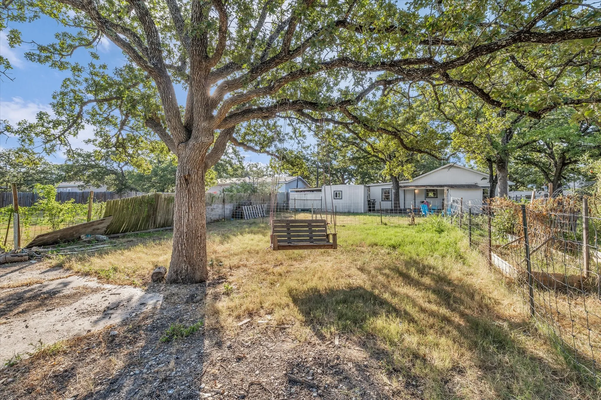 Single Family Residence For Sale in Mc Lennan County , 2925 Highway 31, Axtell, Texas 76624, 3 Bedroom, 2 Bathroom, Garage spaces, 1,400 Sqft, built in 1981, mls#21370753, Real Estate Agent in Axtell, Homes For Sale in Mc Lennan county, Homes For Sale in Axtell, Realtor in Axtell Texas, Real Estate Brokerage Independent Realty Texas, Luminita Cordes Realtor