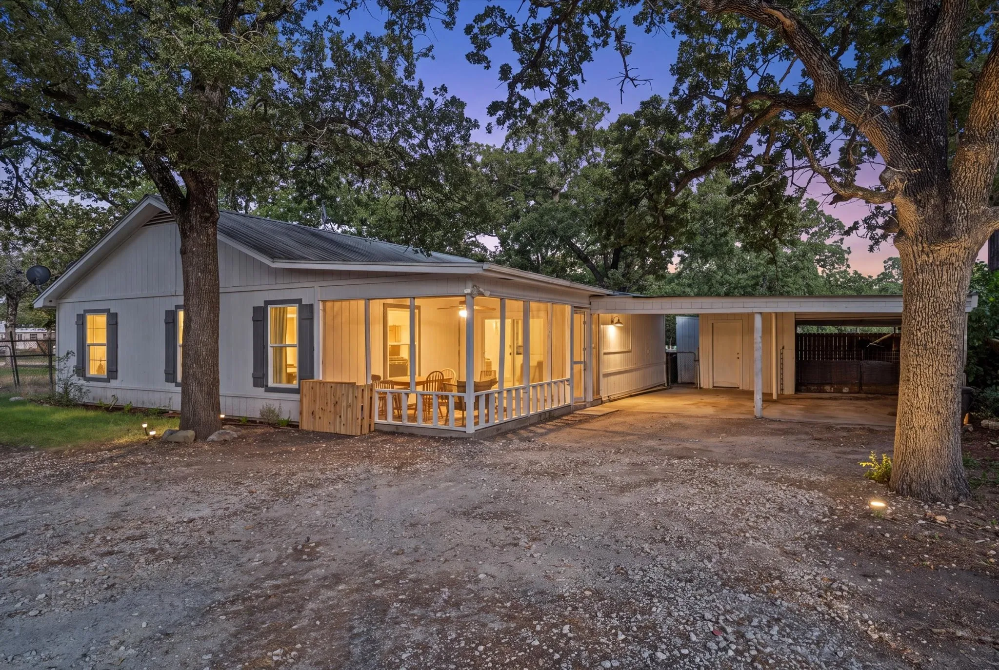 Single Family Residence For Sale in Mc Lennan County , 2925 Highway 31, Axtell, Texas 76624, 3 Bedroom, 2 Bathroom, Garage spaces, 1,400 Sqft, built in 1981, mls#21370753, Real Estate Agent in Axtell, Homes For Sale in Mc Lennan county, Homes For Sale in Axtell, Realtor in Axtell Texas, Real Estate Brokerage Independent Realty Texas, Luminita Cordes Realtor